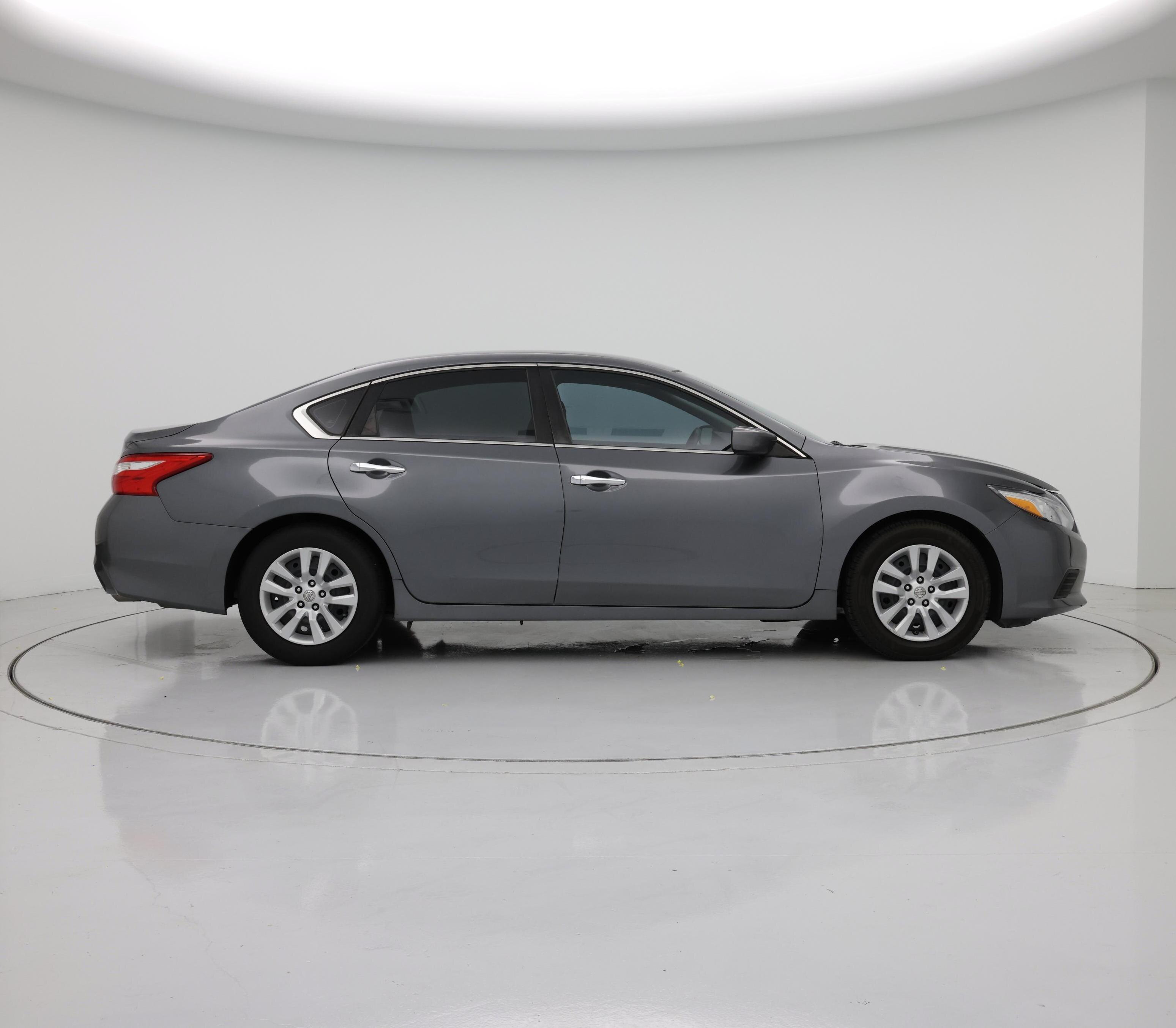 Thumbnail: 2017 Nissan Altima - 7