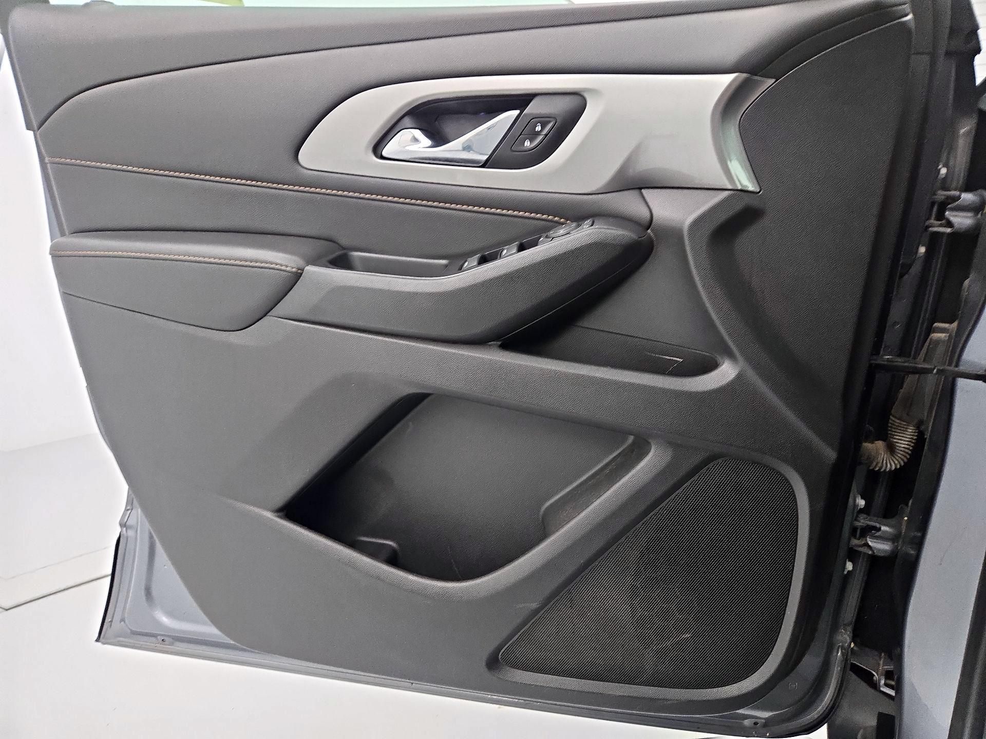Thumbnail: 2020 Chevrolet Traverse - 12