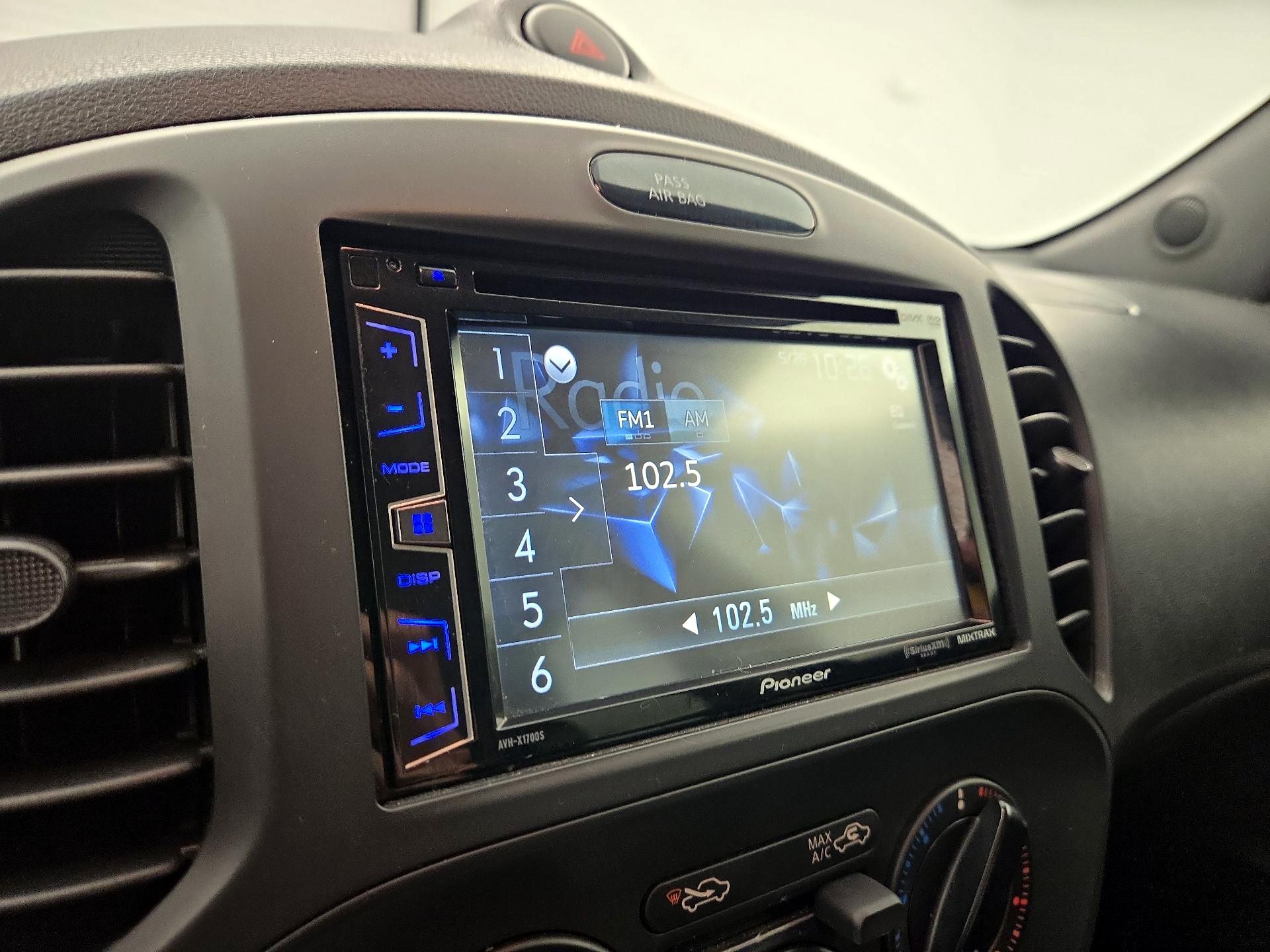 Thumbnail: 2014 Nissan Juke - 15