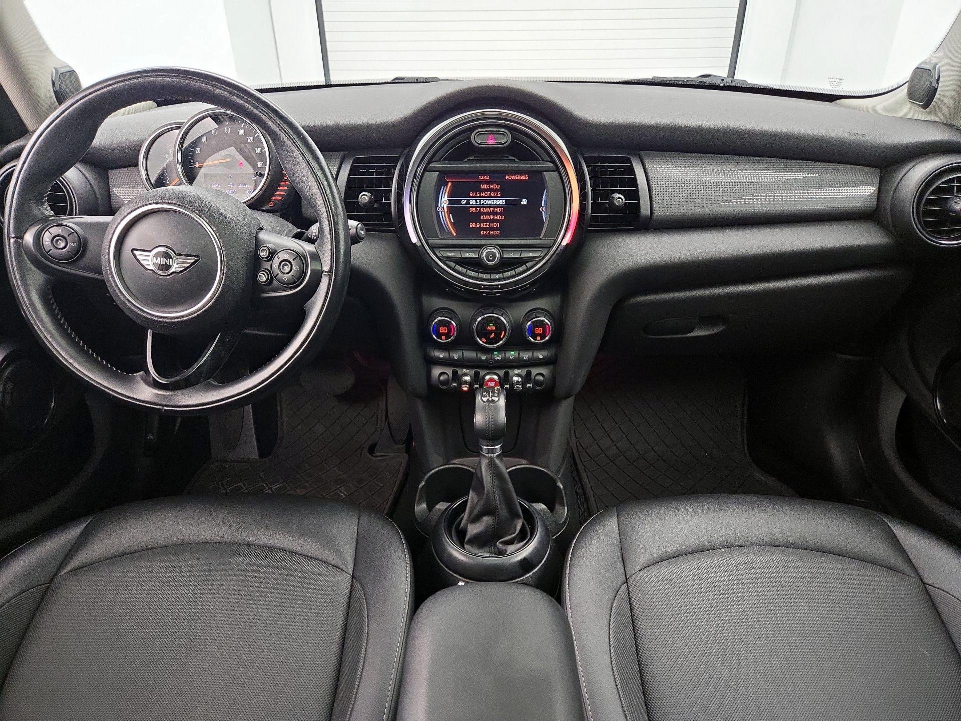 Thumbnail: 2017 MINI Cooper Hardtop - 9