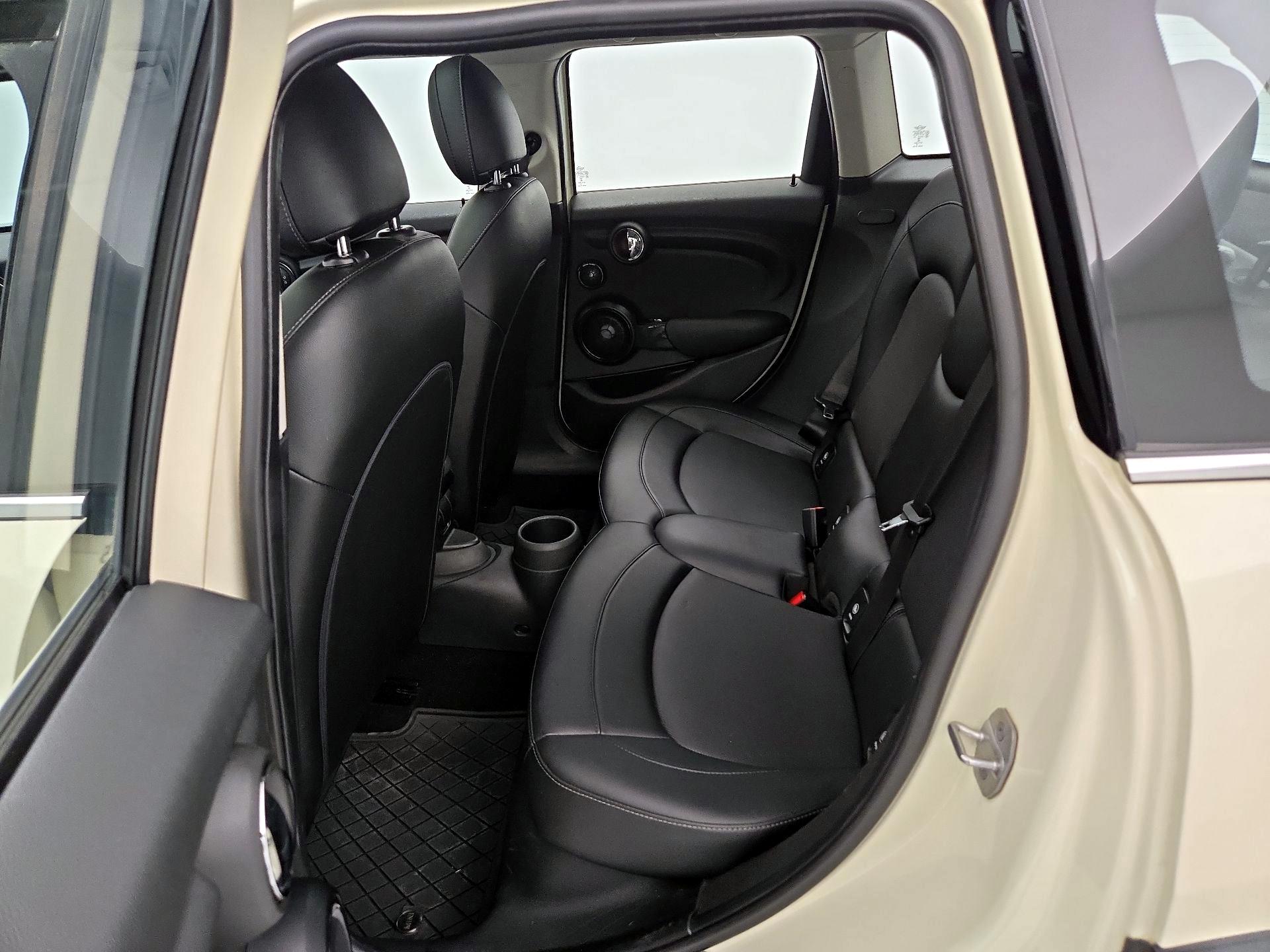 Thumbnail: 2017 MINI Cooper Hardtop - 19