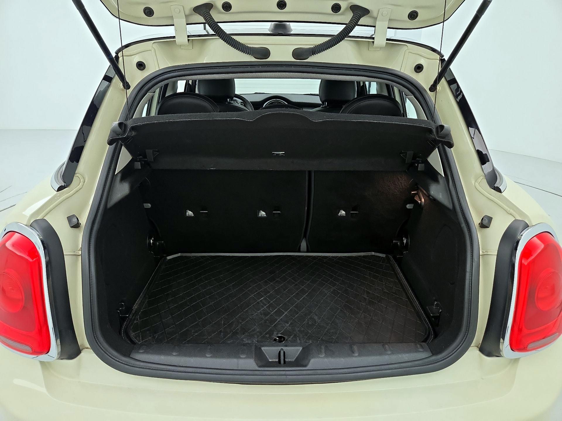 Thumbnail: 2017 MINI Cooper Hardtop - 20