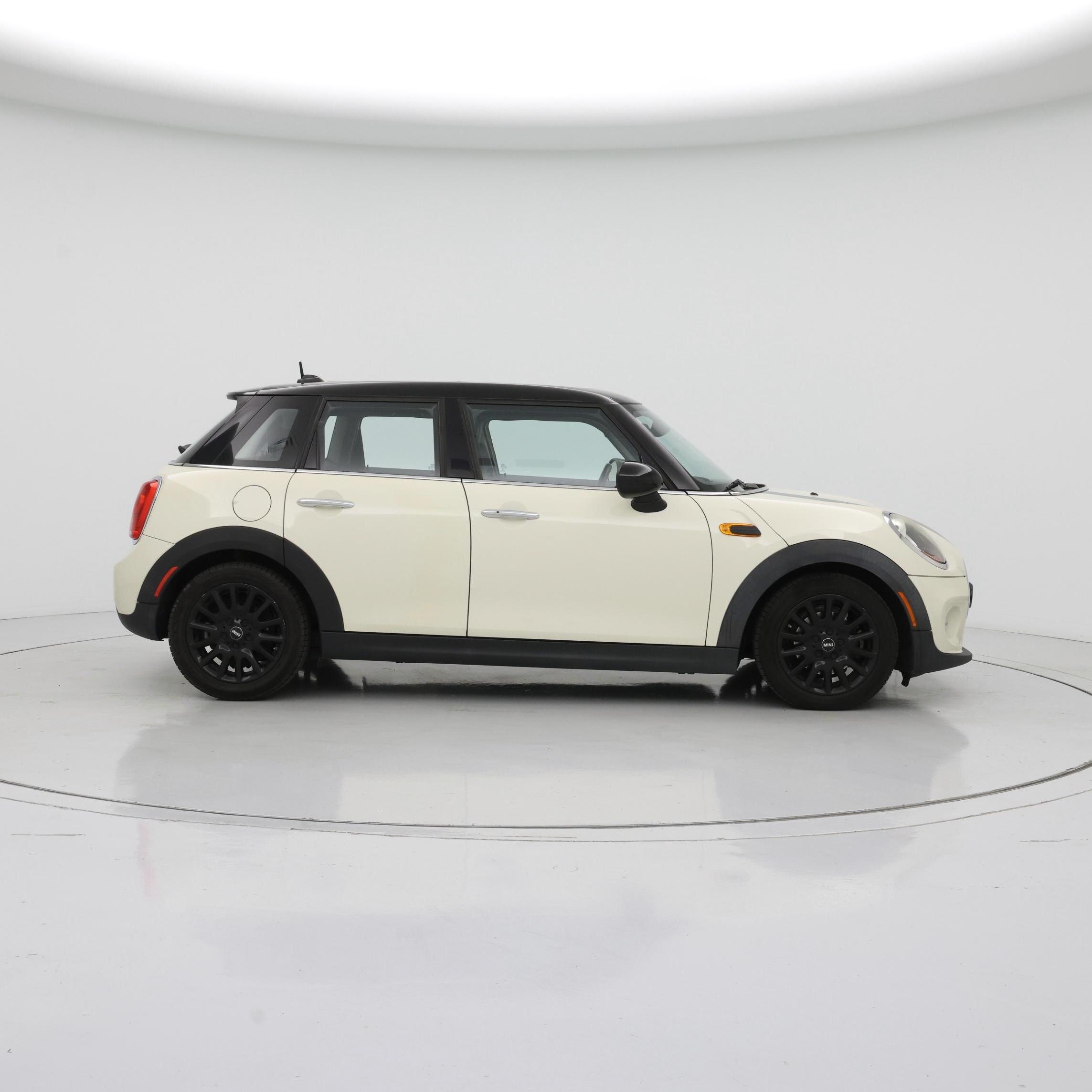 Thumbnail: 2017 MINI Cooper Hardtop - 7