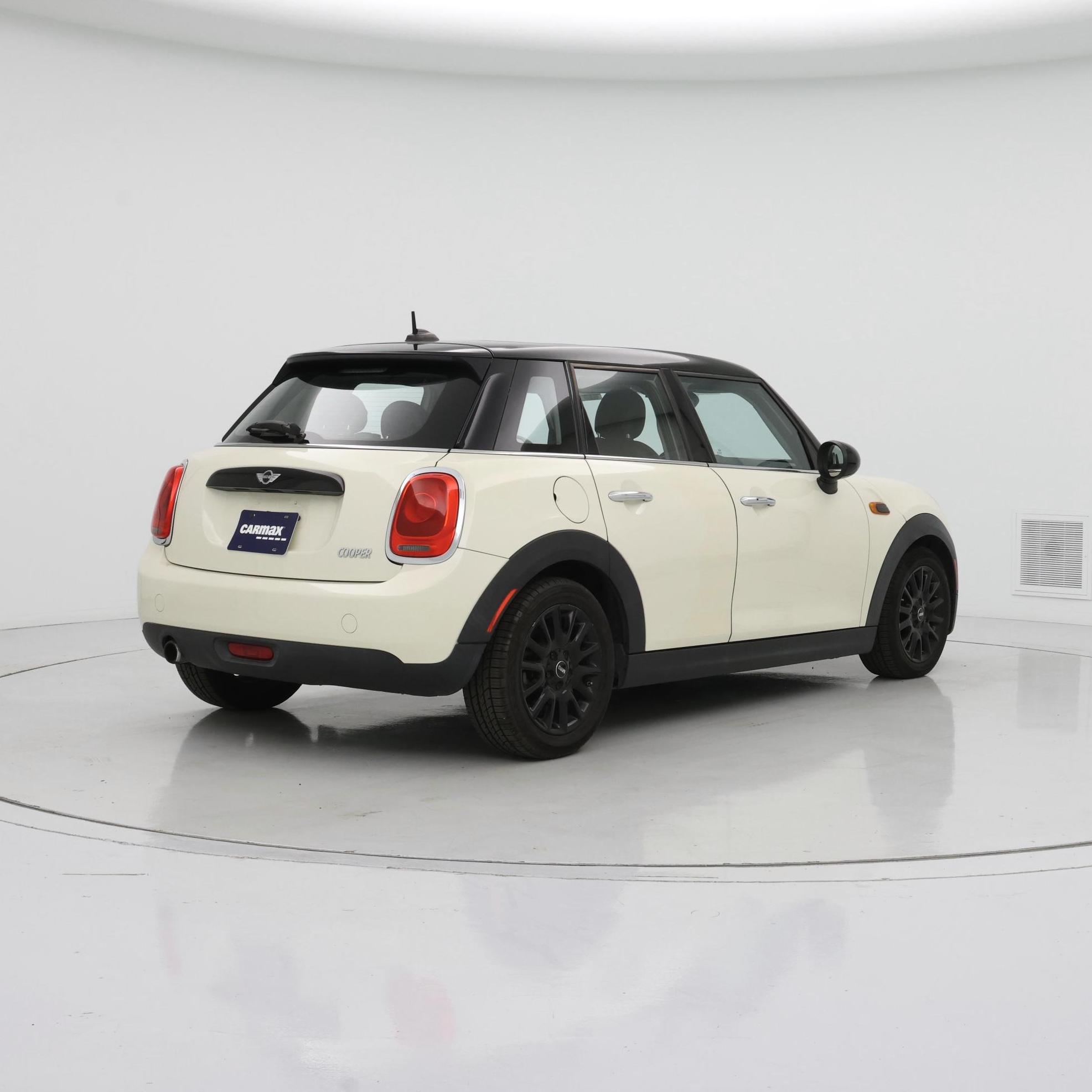 Thumbnail: 2017 MINI Cooper Hardtop - 8
