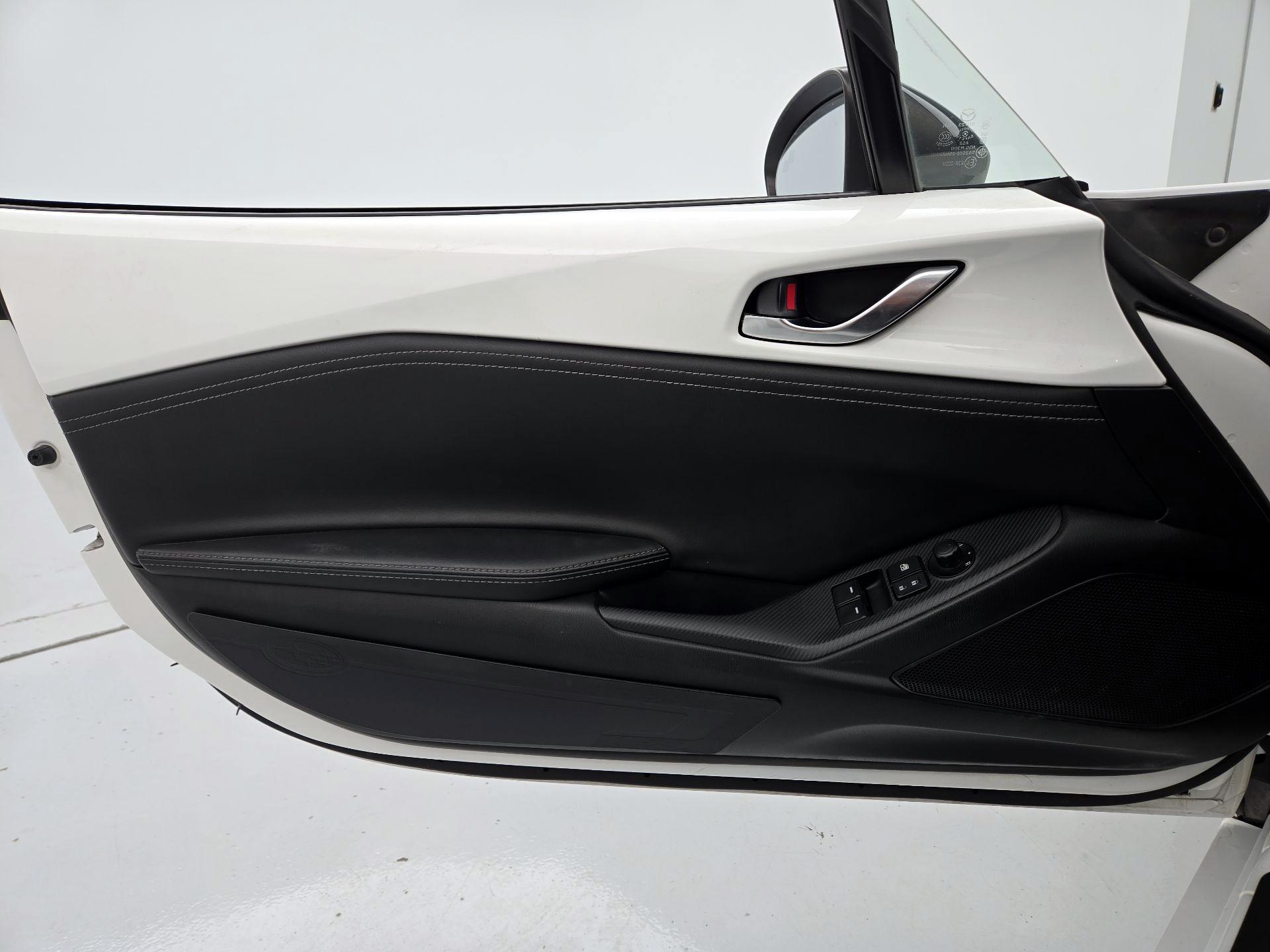 Thumbnail: 2020 Mazda MX-5 Miata - 12