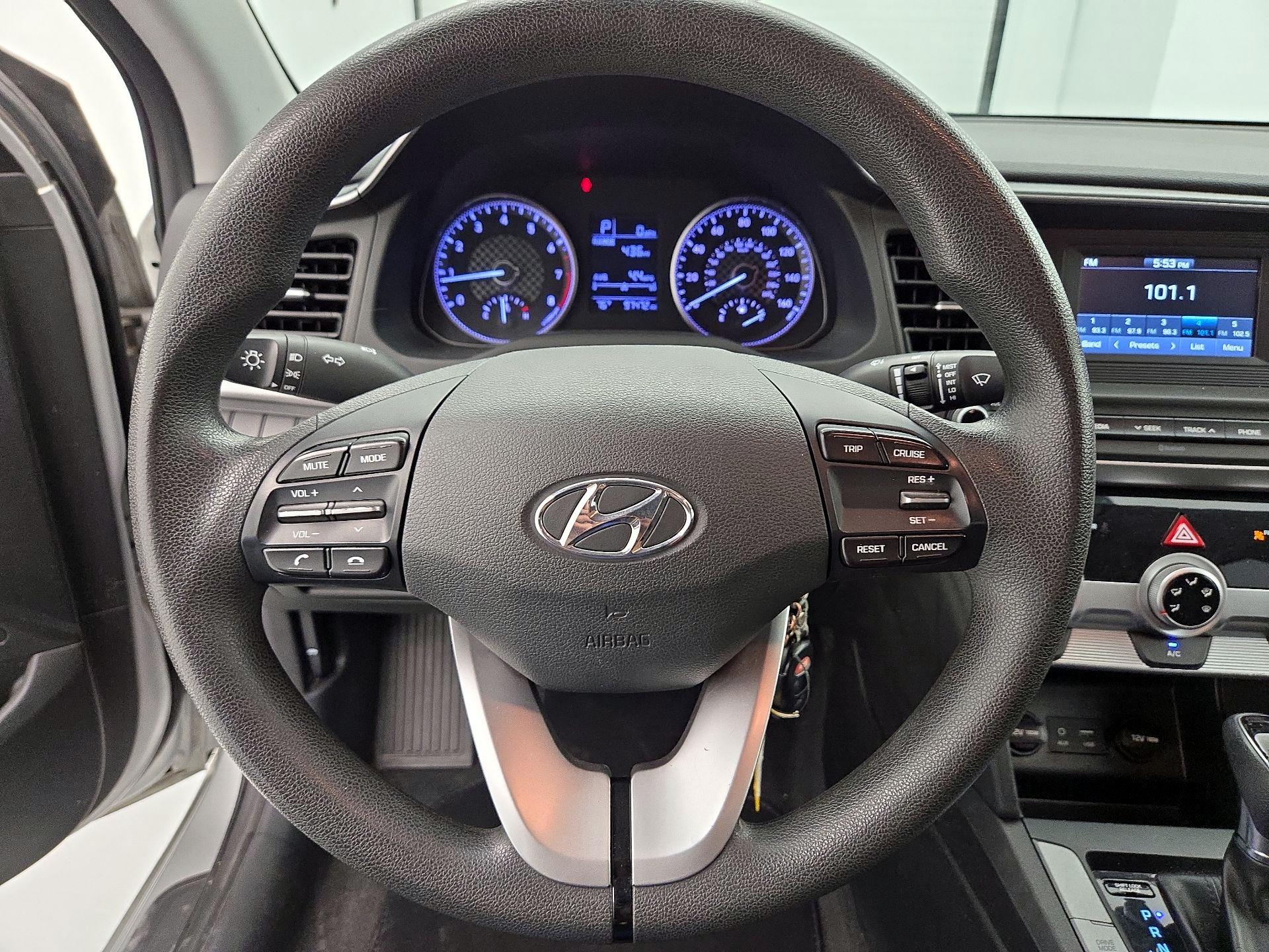 Thumbnail: 2019 Hyundai Elantra - 10