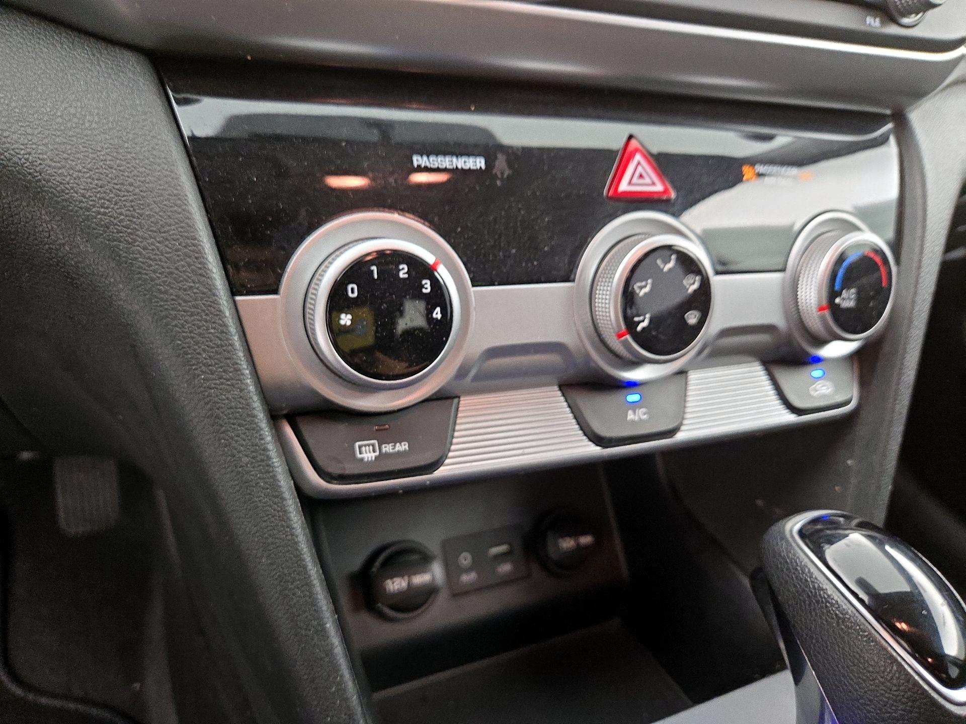Thumbnail: 2019 Hyundai Elantra - 16