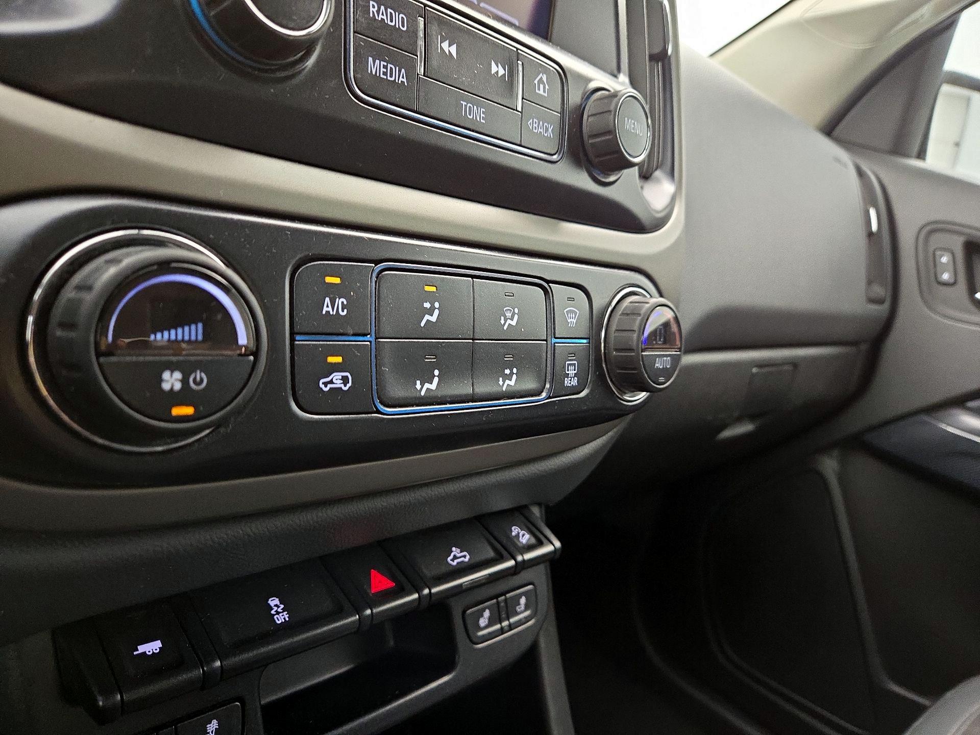 Thumbnail: 2016 Chevrolet Colorado - 16