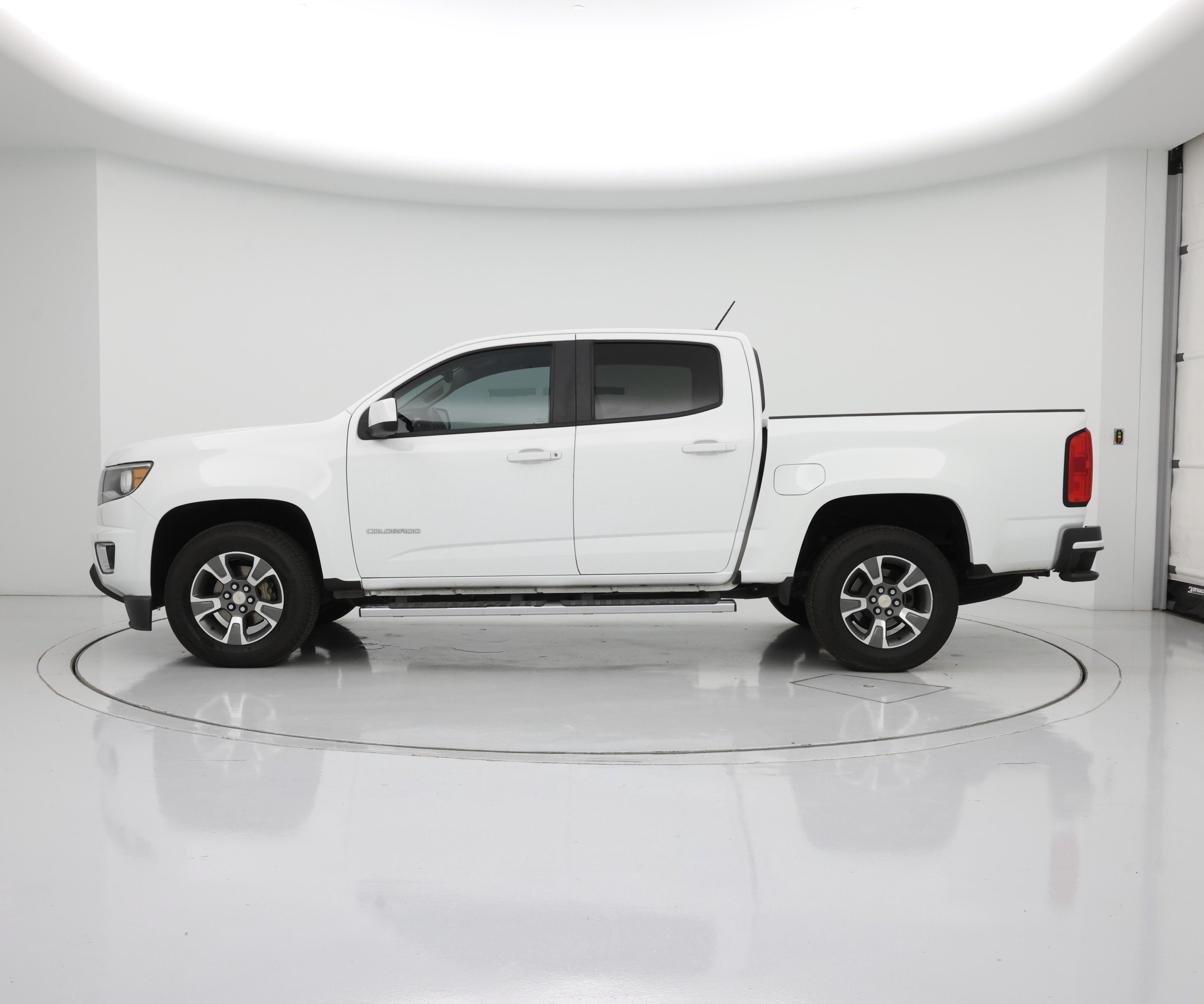 Thumbnail: 2016 Chevrolet Colorado - 3