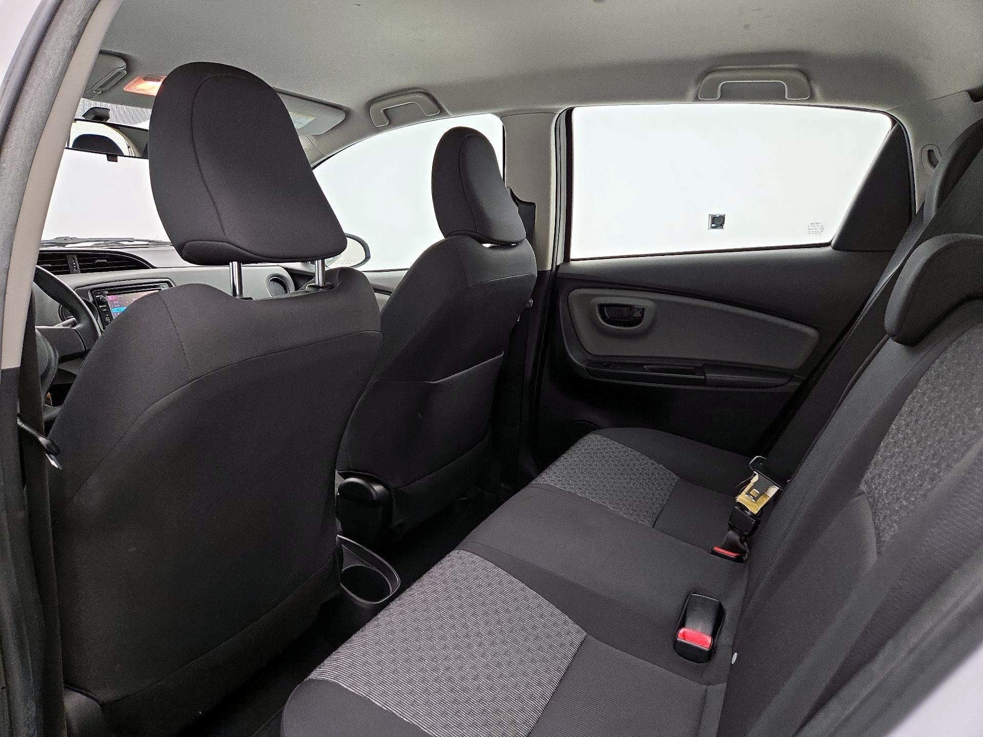 Thumbnail: 2016 Toyota Yaris - 18