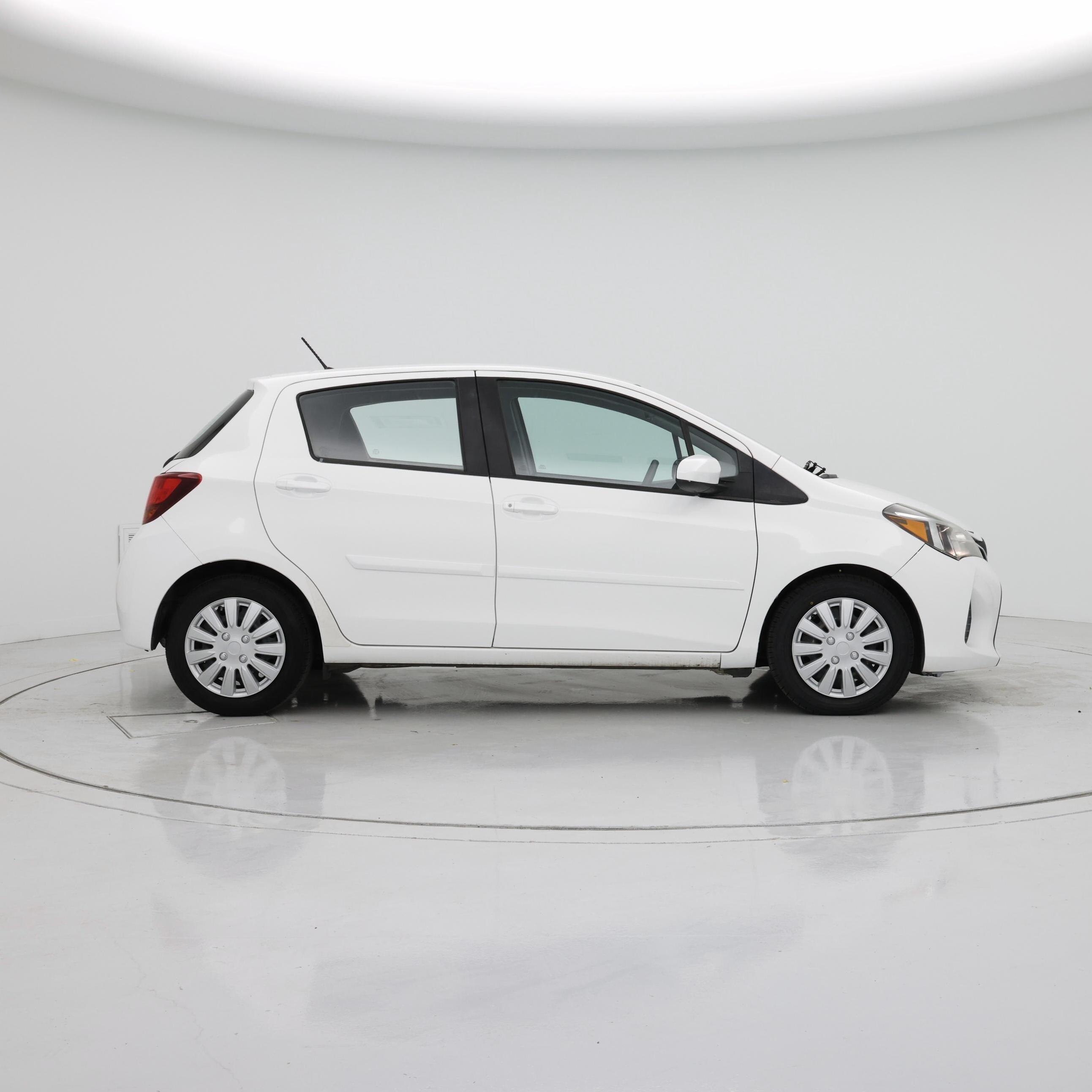 Thumbnail: 2016 Toyota Yaris - 7