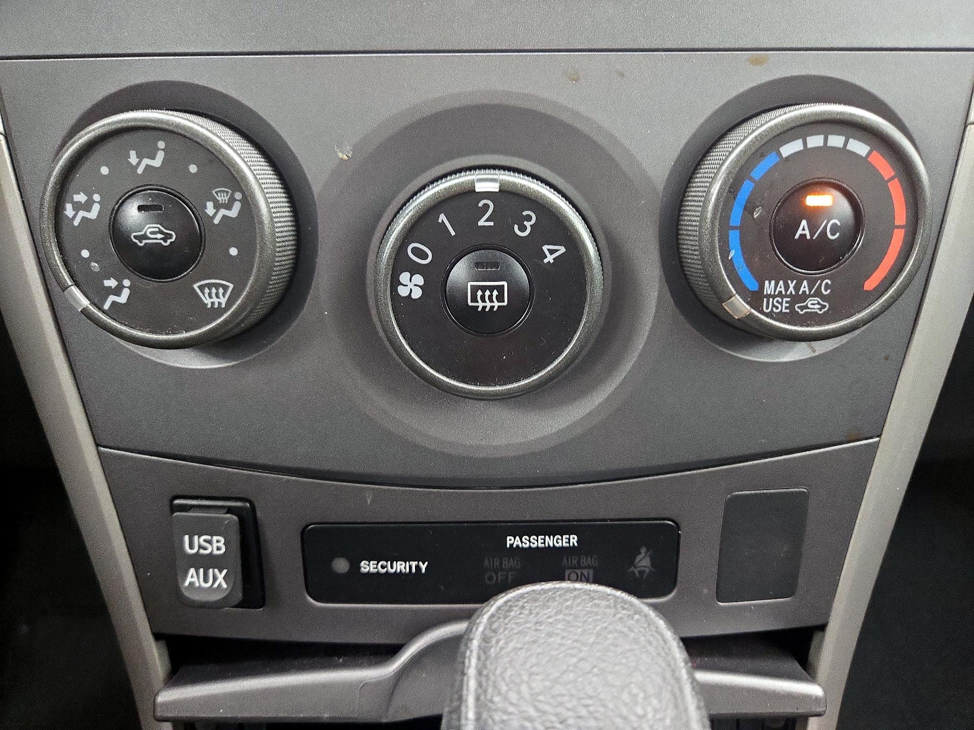 Thumbnail: 2013 Toyota Corolla - 16