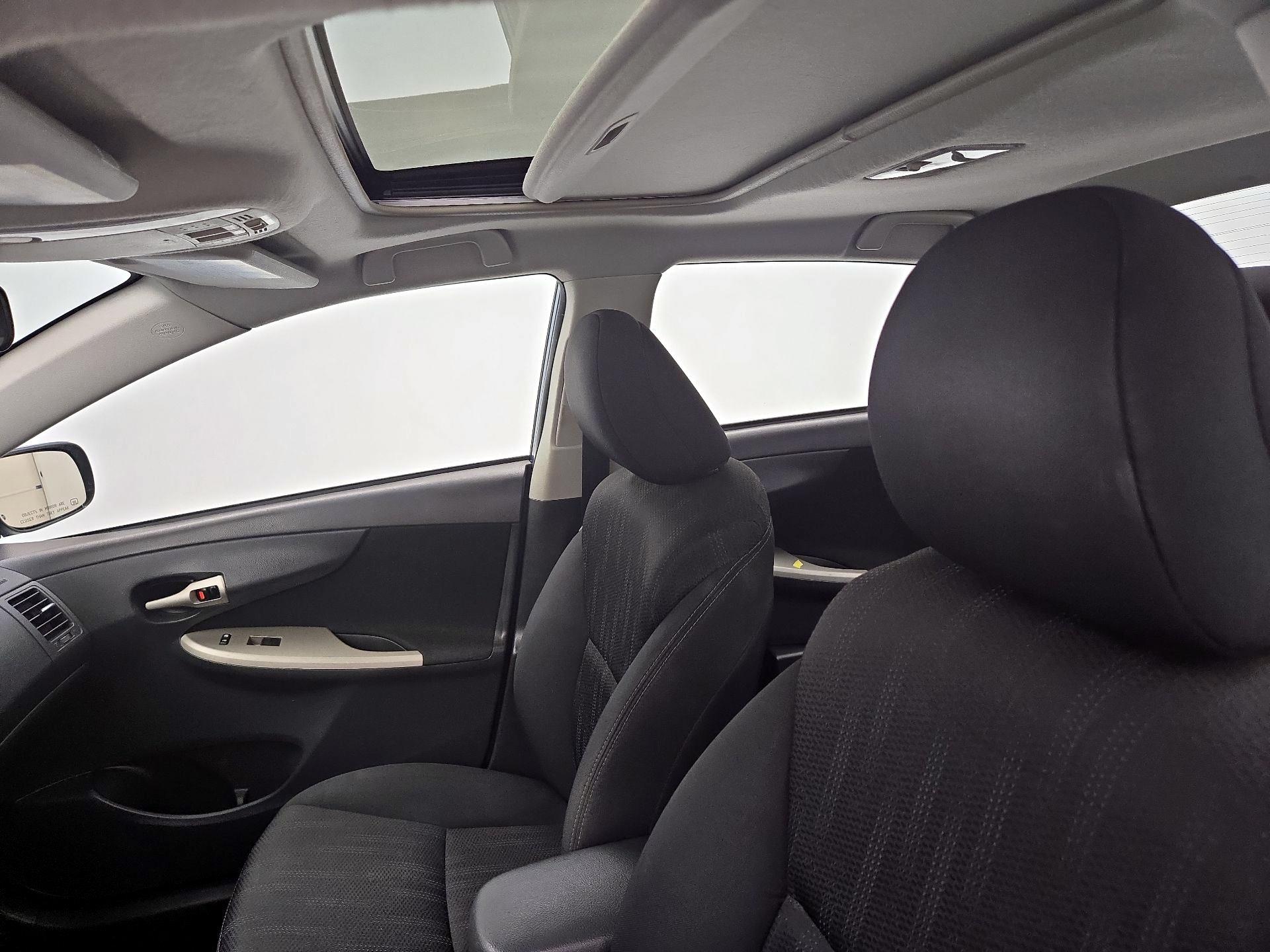 Thumbnail: 2013 Toyota Corolla - 19