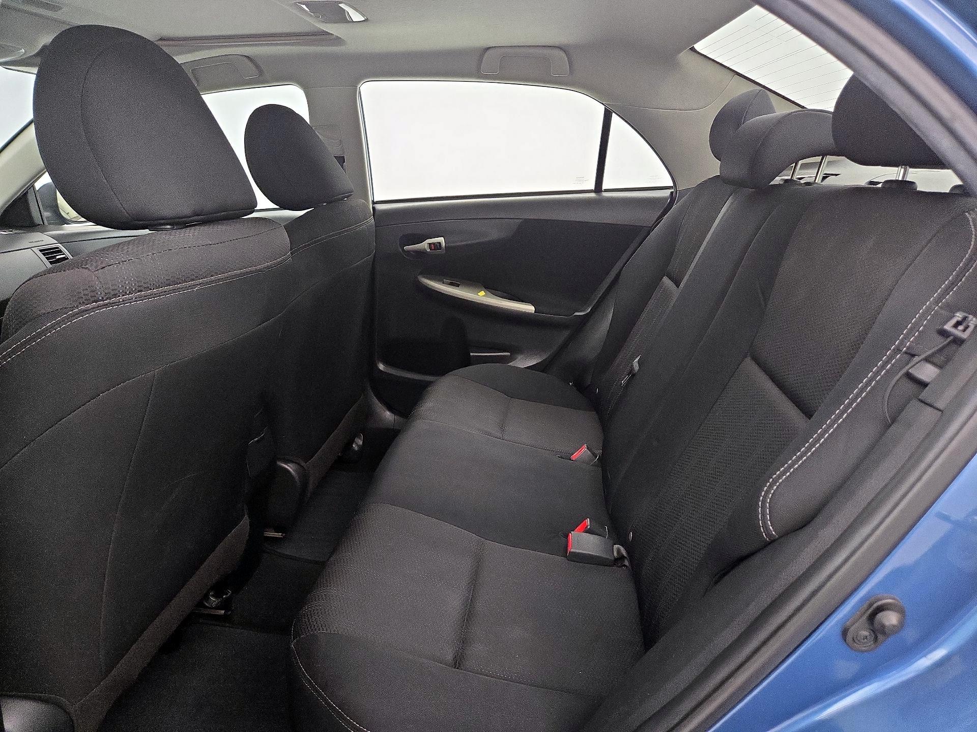 Thumbnail: 2013 Toyota Corolla - 20