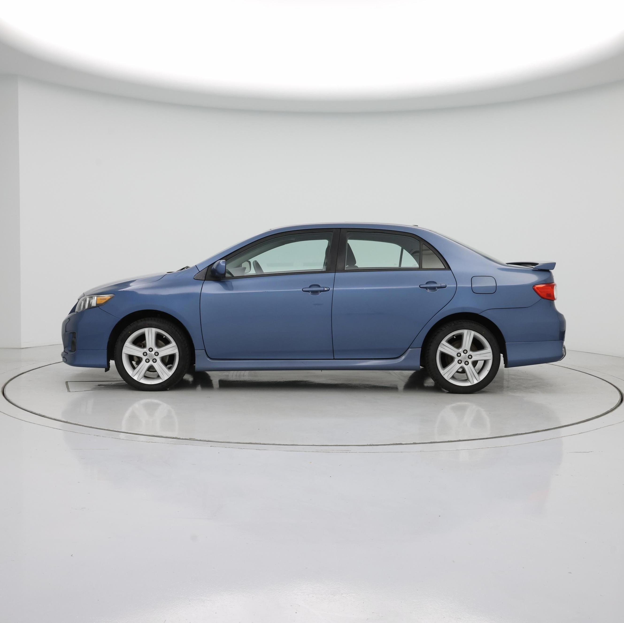 Thumbnail: 2013 Toyota Corolla - 3