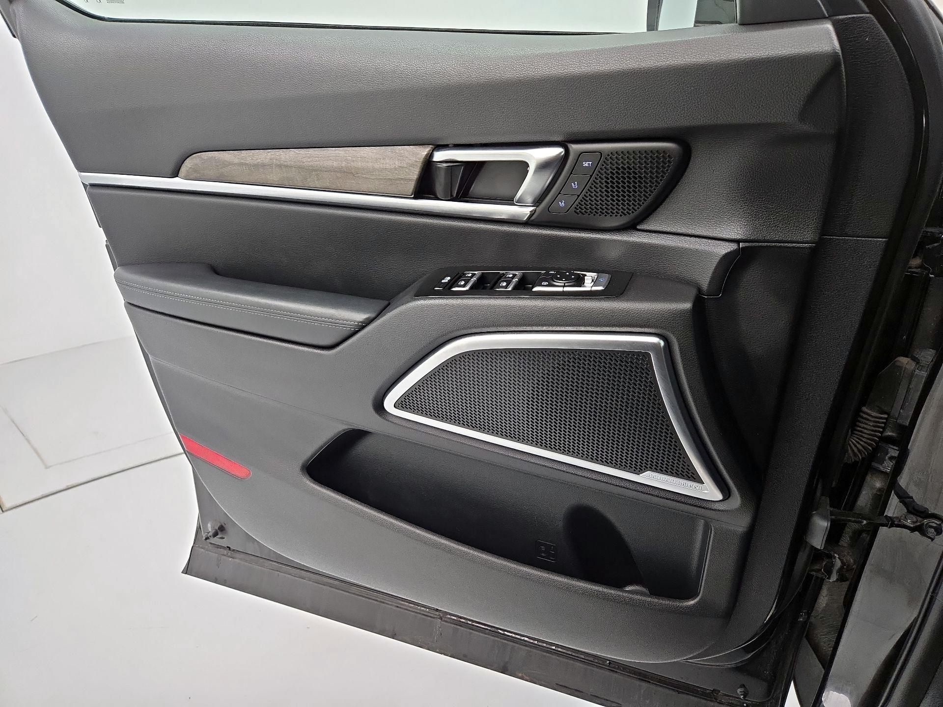 Thumbnail: 2020 Kia Telluride - 12