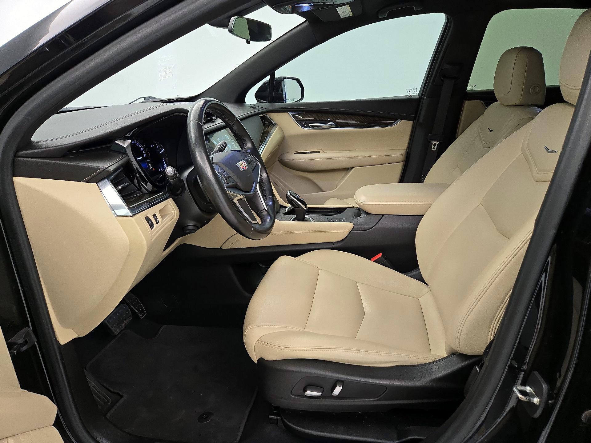 Thumbnail: 2018 Cadillac XT5 - 11