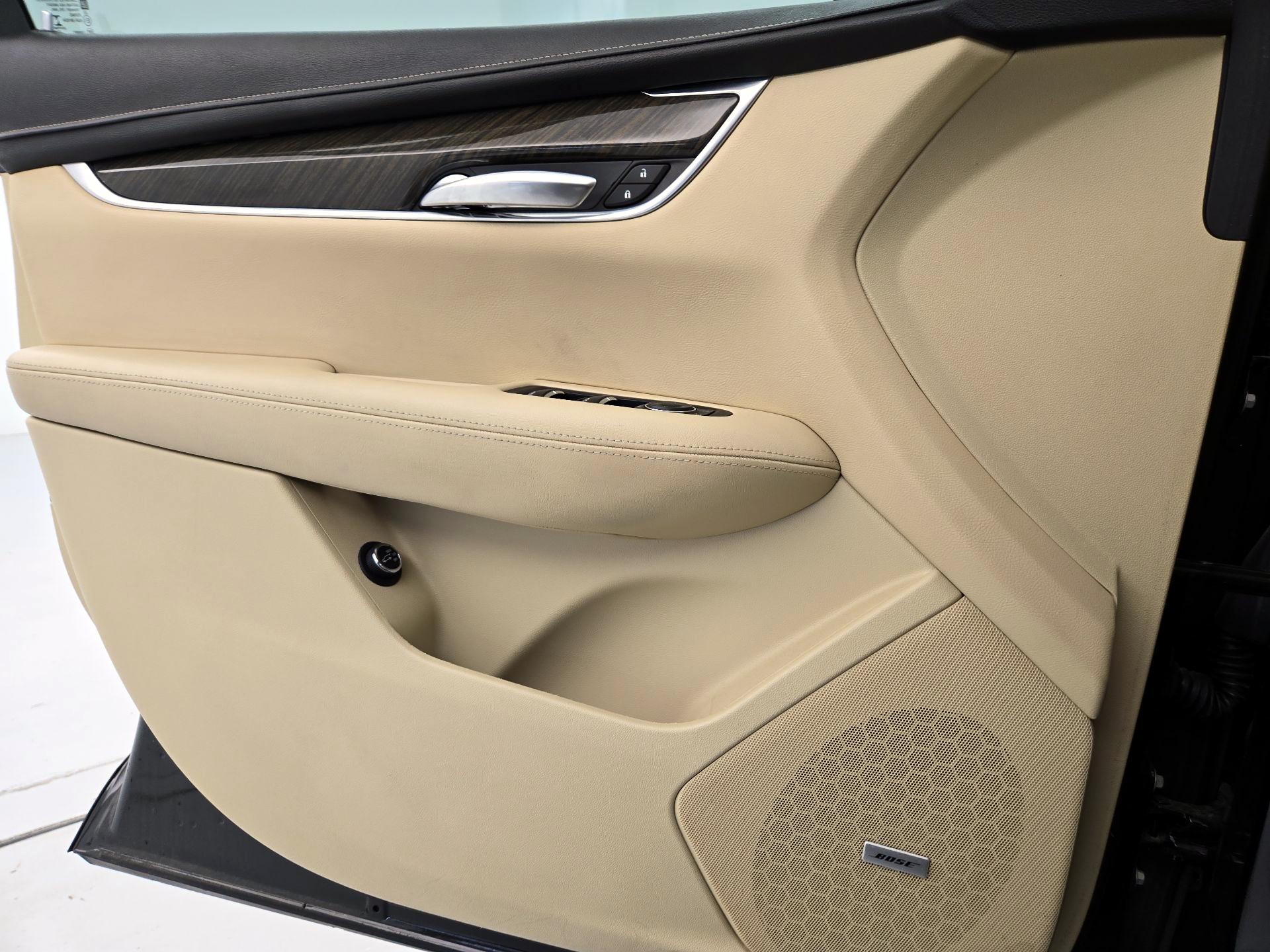 Thumbnail: 2018 Cadillac XT5 - 12