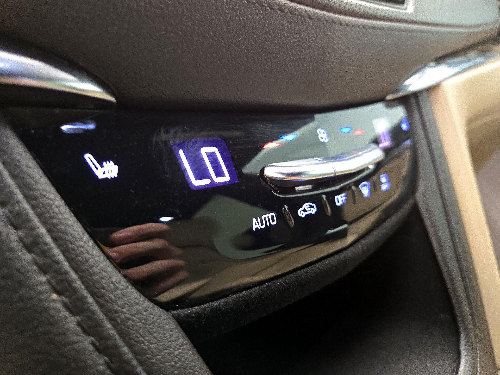 Thumbnail: 2018 Cadillac XT5 - 16