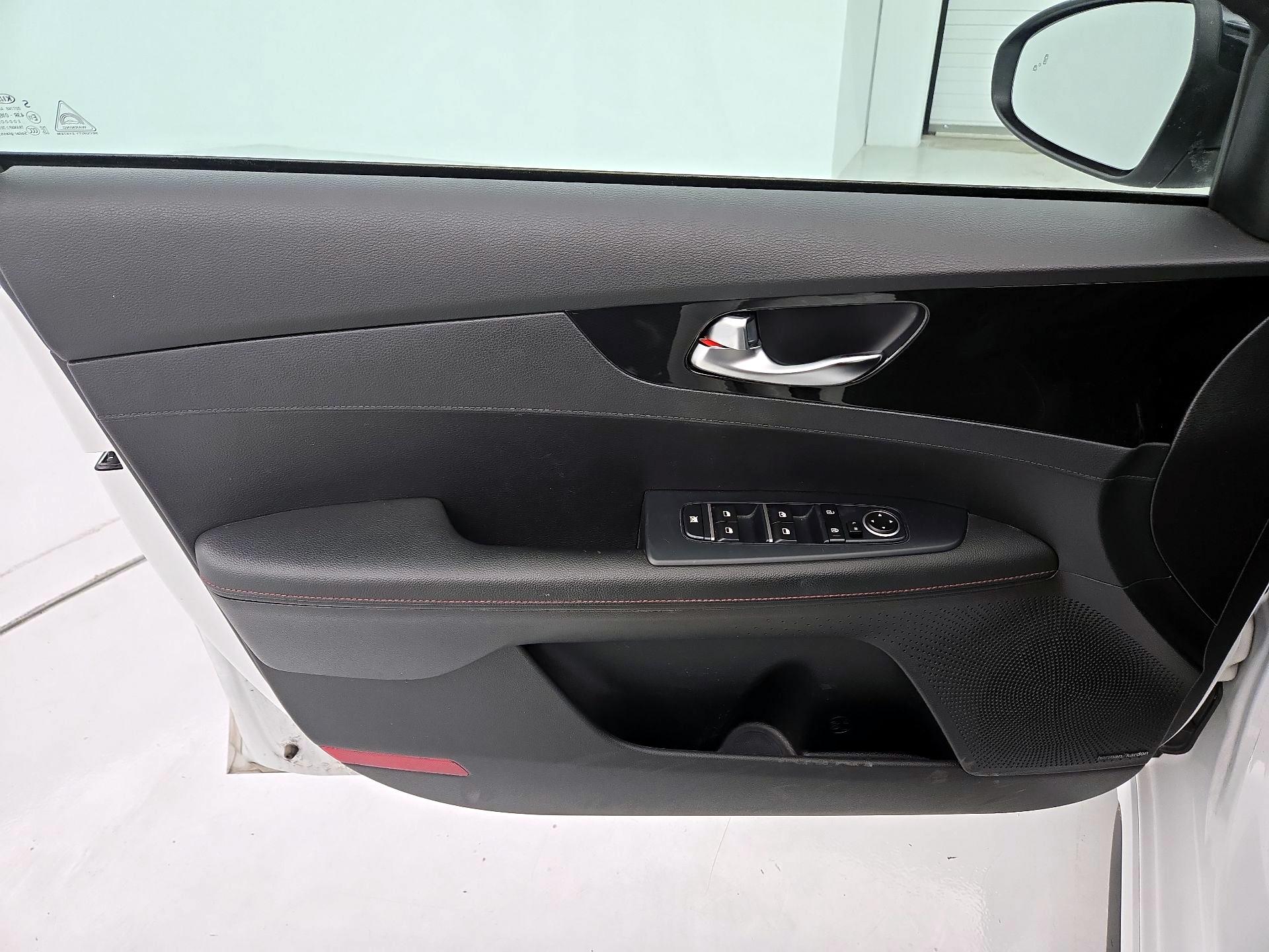 Thumbnail: 2020 Kia Forte - 12