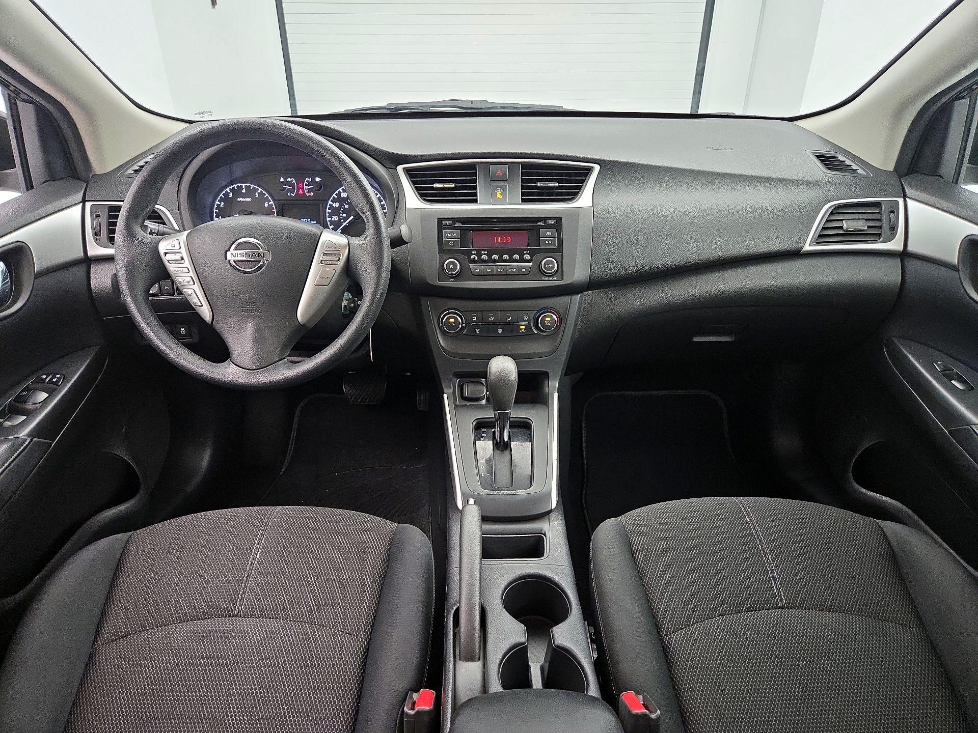 Thumbnail: 2016 Nissan Sentra - 9