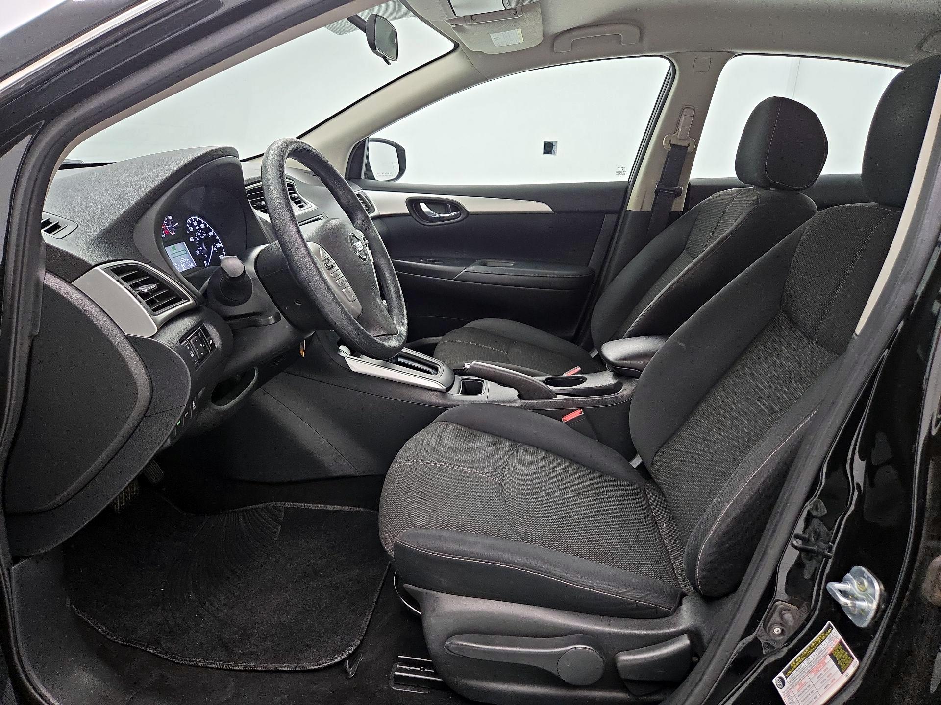 Thumbnail: 2016 Nissan Sentra - 11