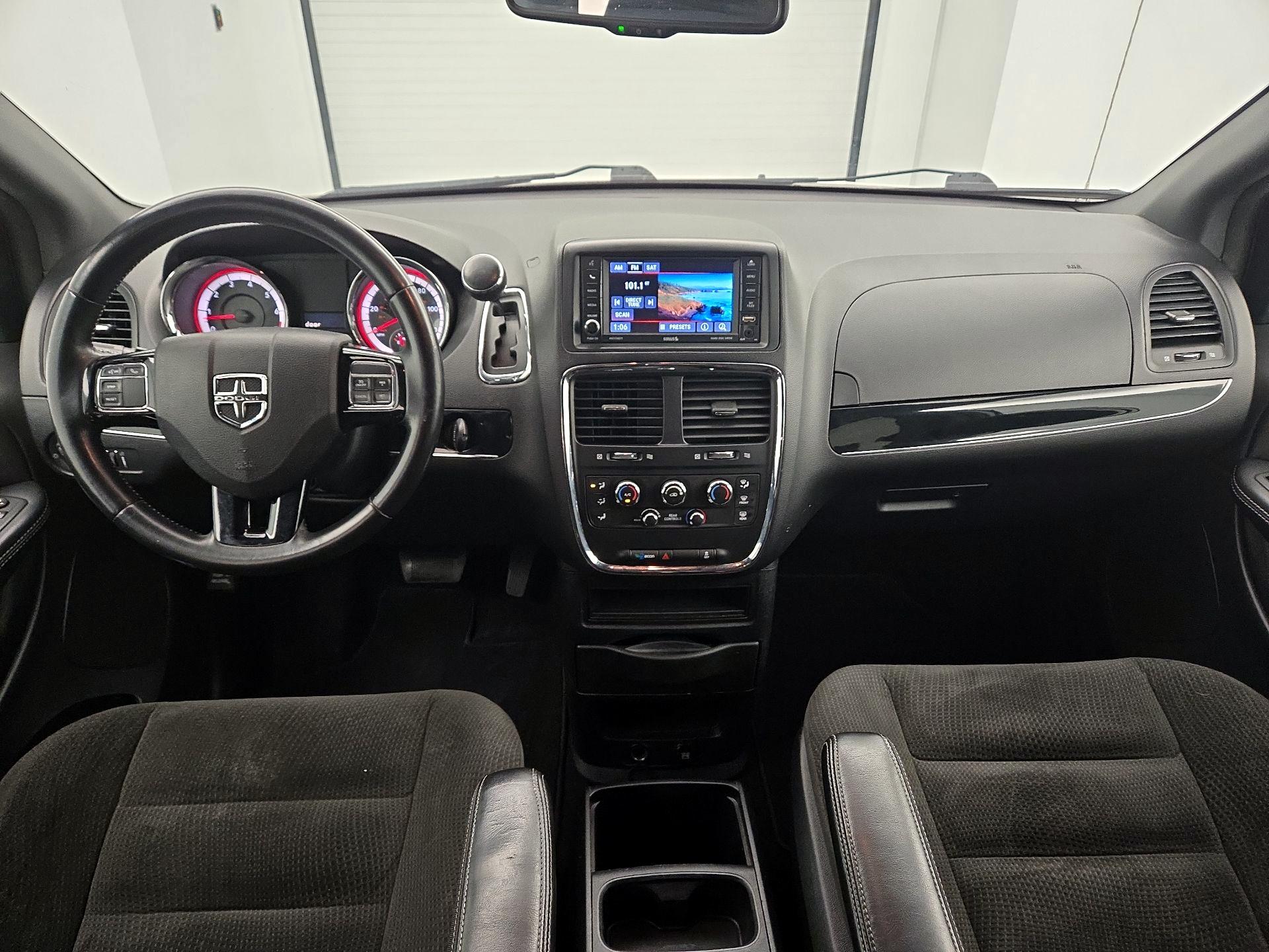 Thumbnail: 2017 Dodge Grand Caravan - 9