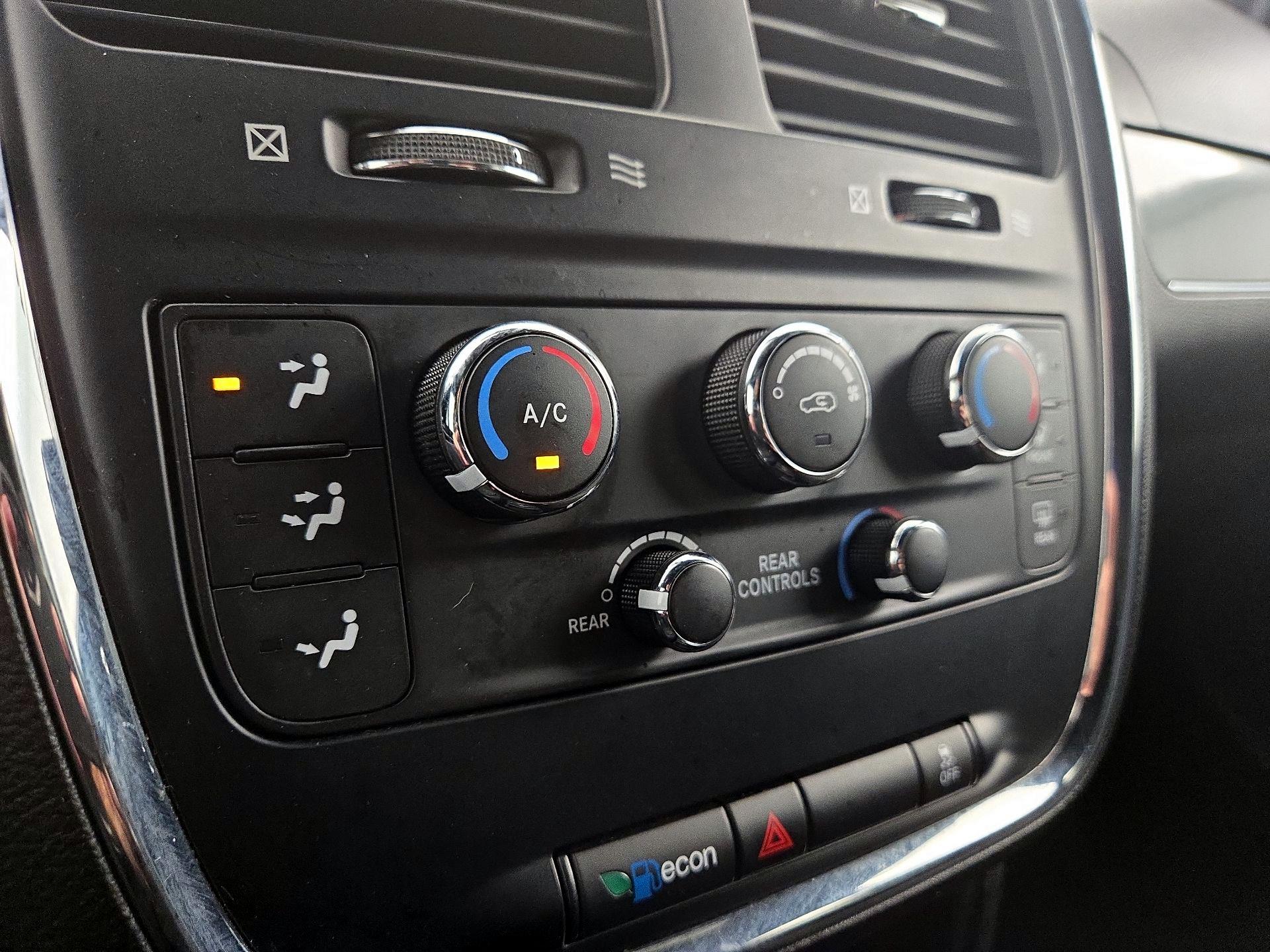 Thumbnail: 2017 Dodge Grand Caravan - 16