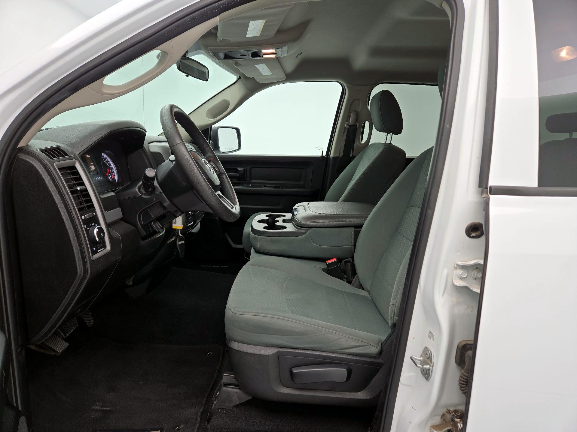 Thumbnail: 2019 RAM 1500 Classic - 11