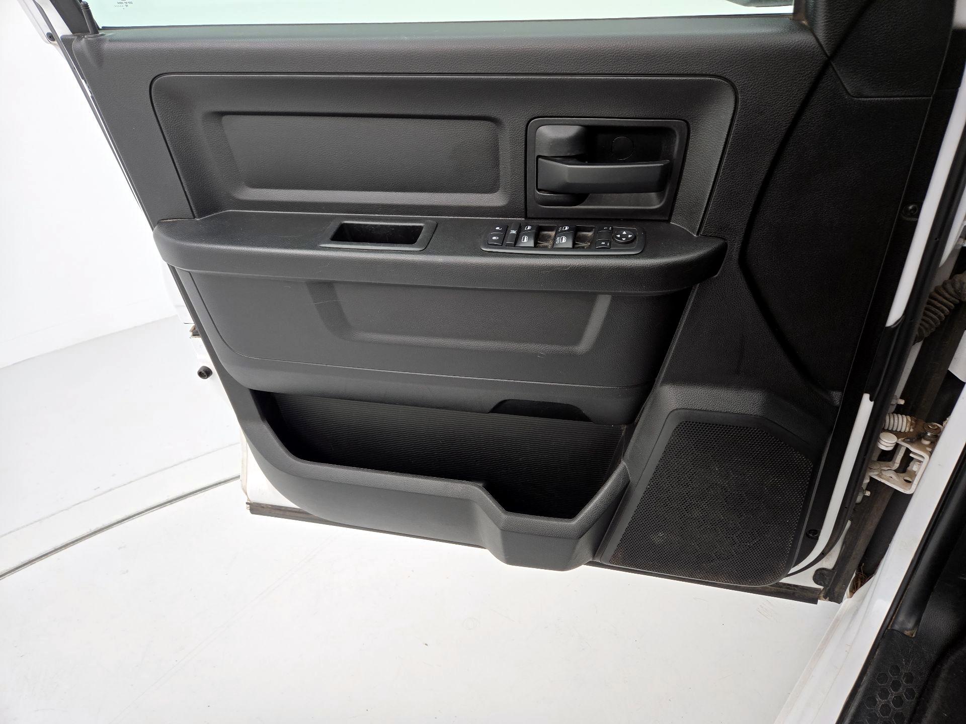 Thumbnail: 2019 RAM 1500 Classic - 12