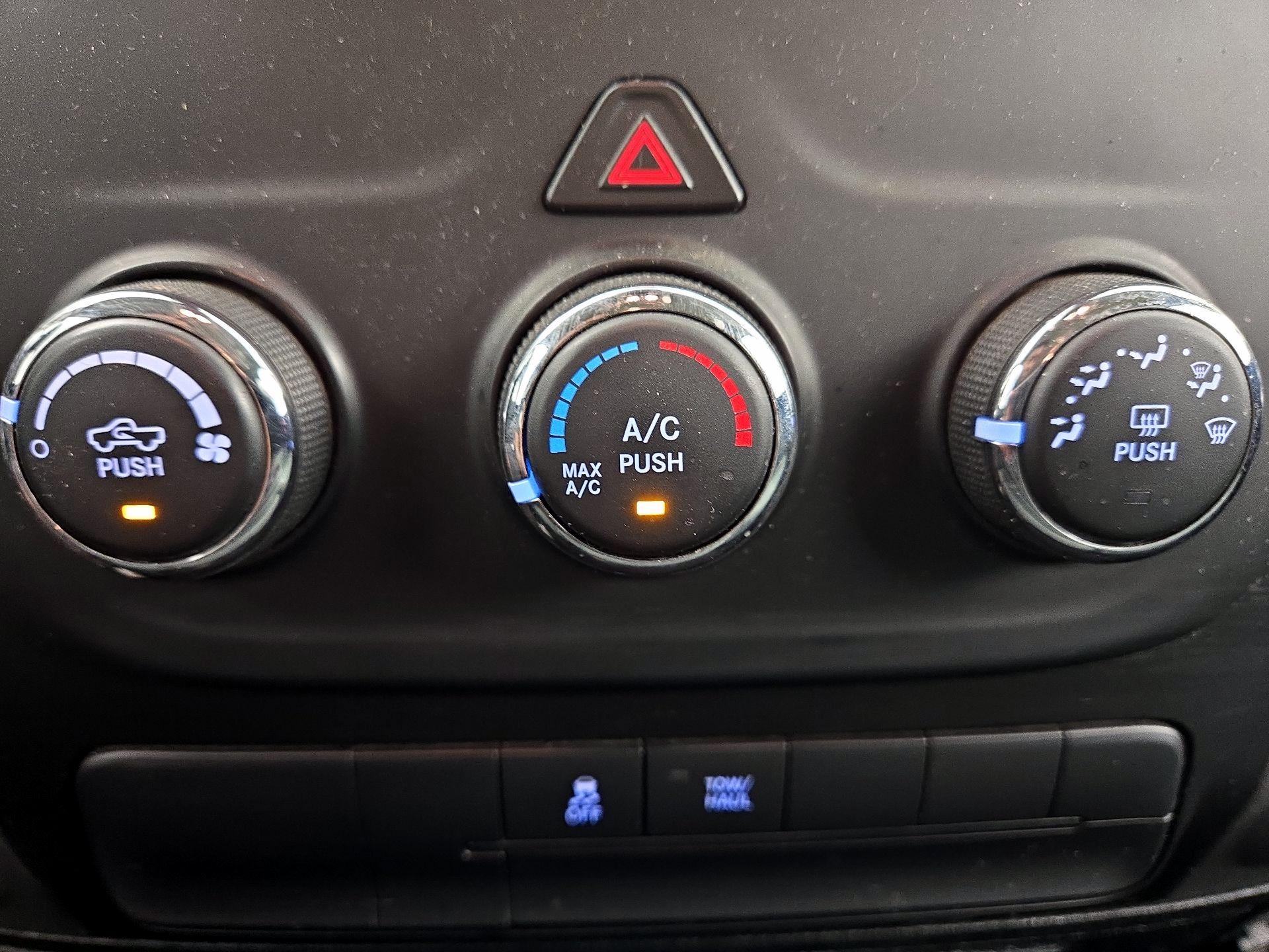 Thumbnail: 2019 RAM 1500 Classic - 16