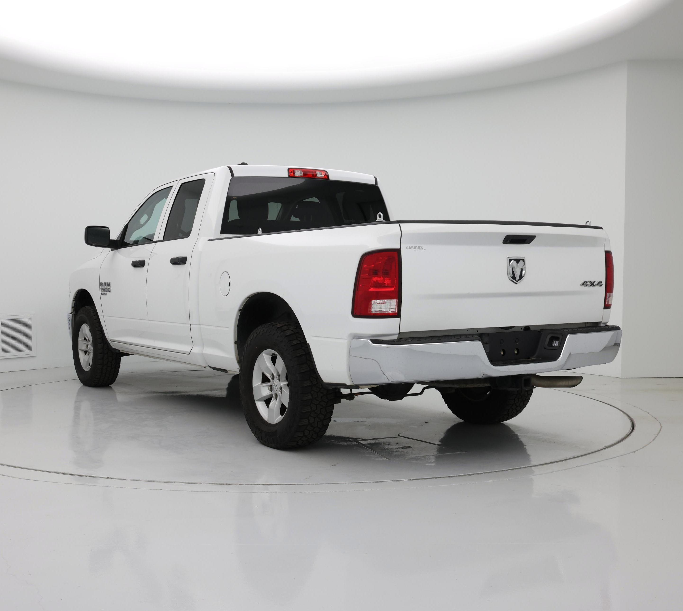 Thumbnail: 2019 RAM 1500 Classic - 2