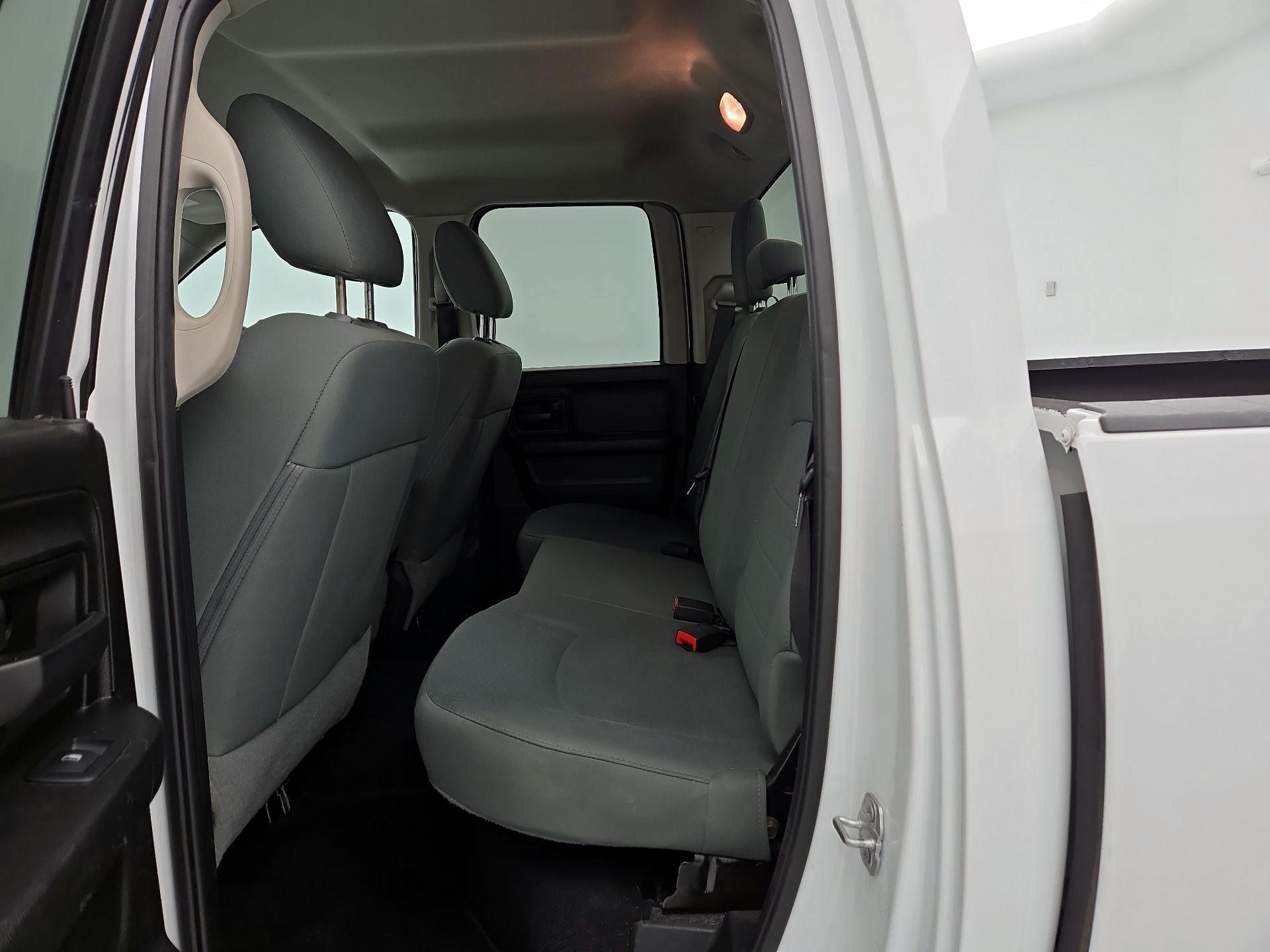 Thumbnail: 2019 RAM 1500 Classic - 19
