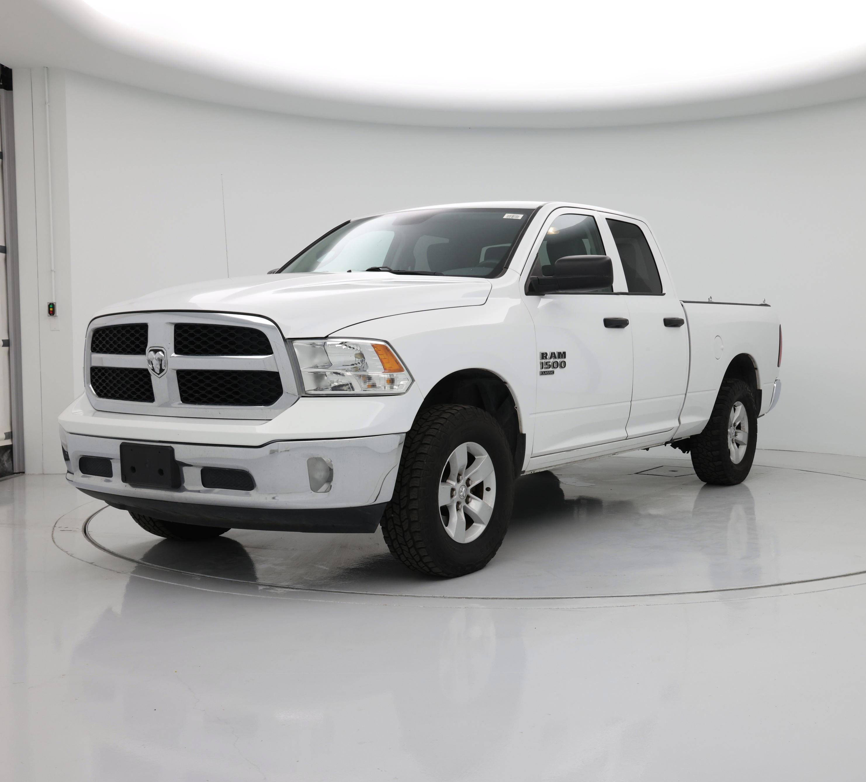 Thumbnail: 2019 RAM 1500 Classic - 4