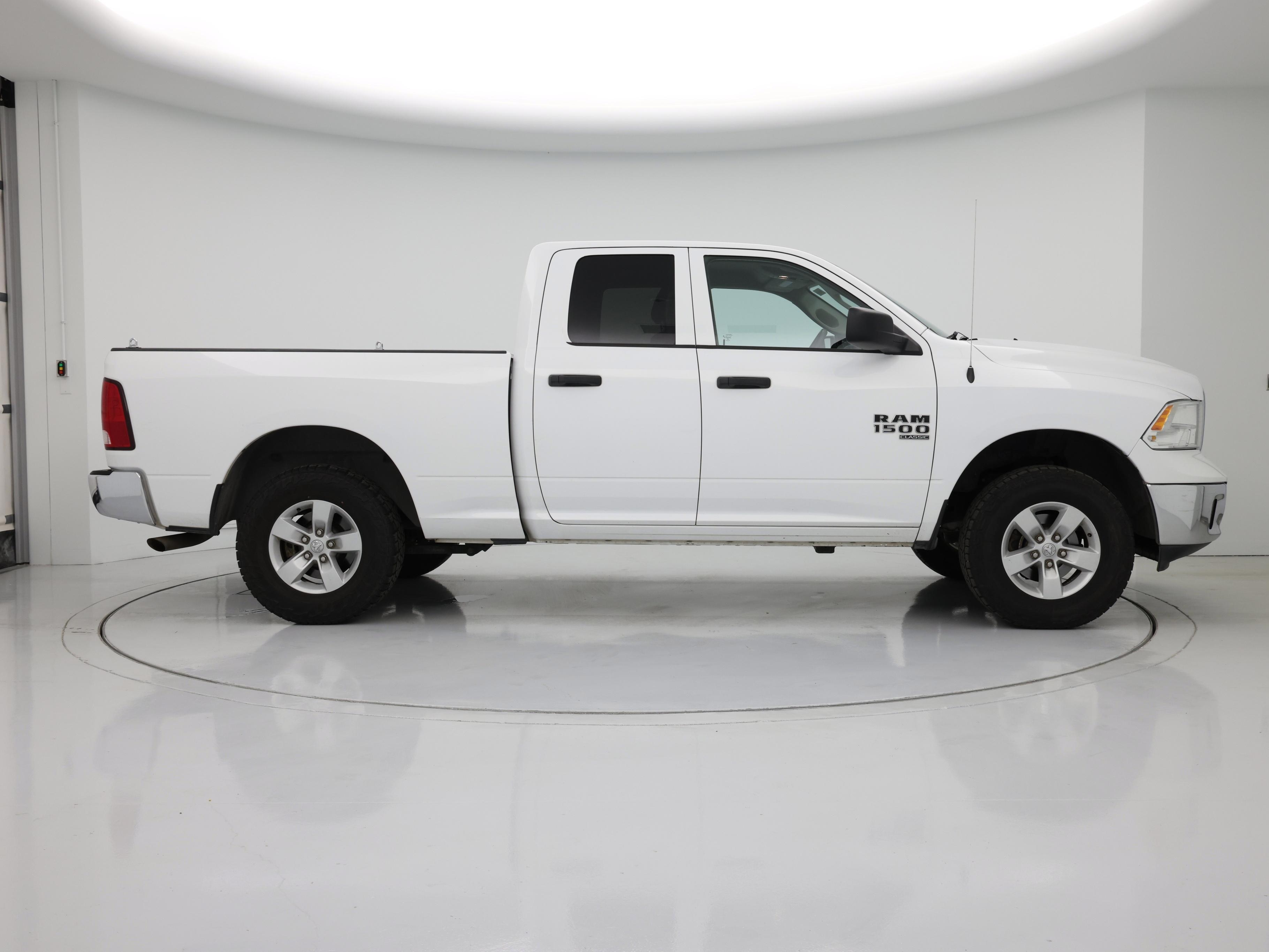 Thumbnail: 2019 RAM 1500 Classic - 7