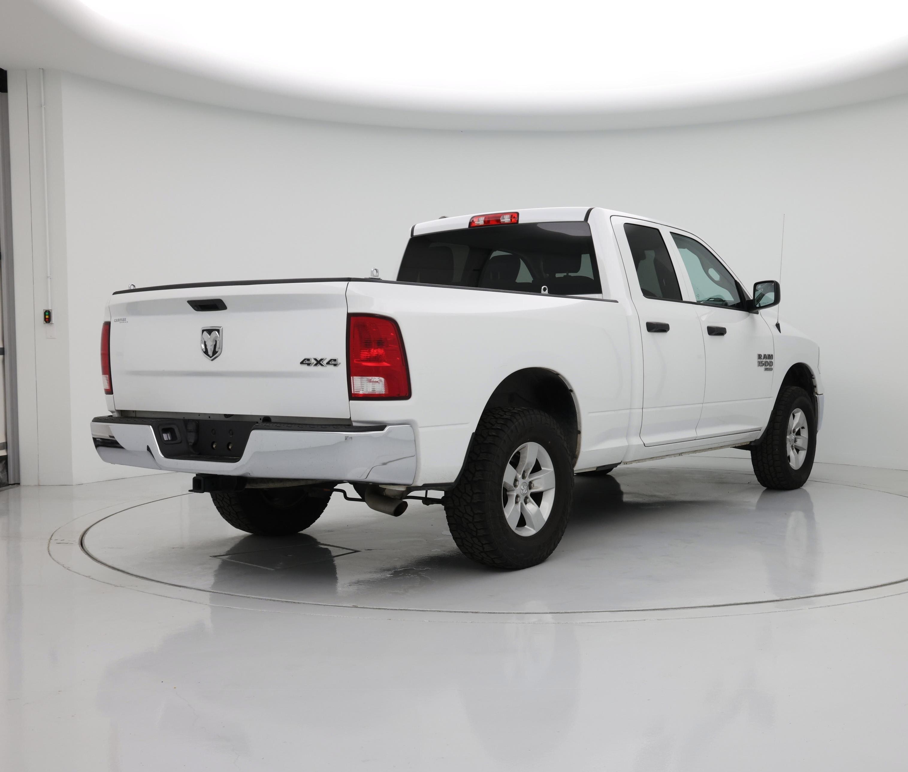 Thumbnail: 2019 RAM 1500 Classic - 8