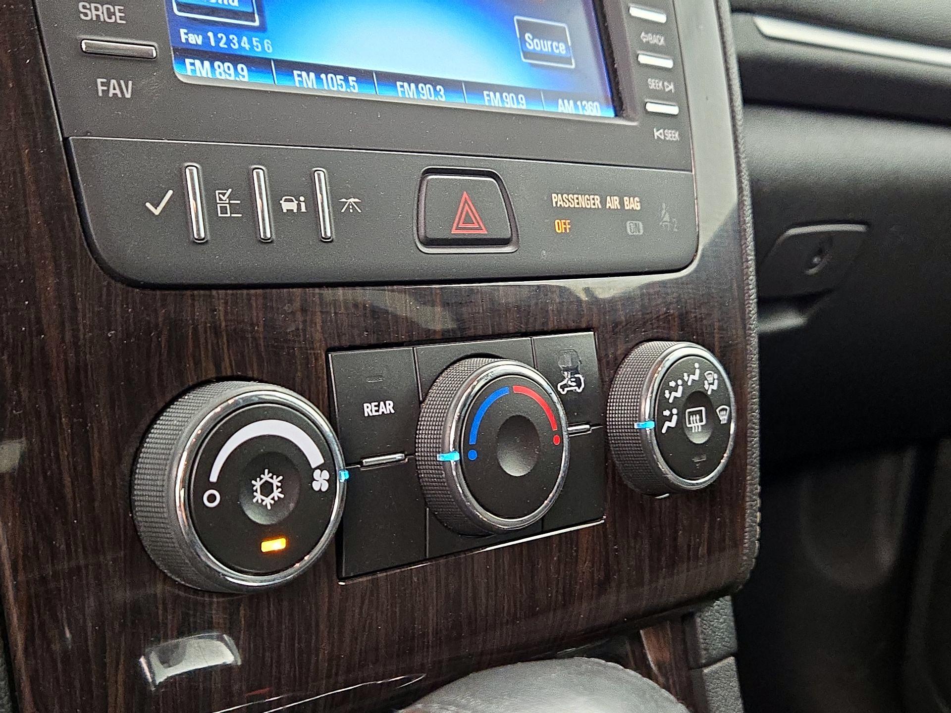Thumbnail: 2015 Chevrolet Traverse - 16