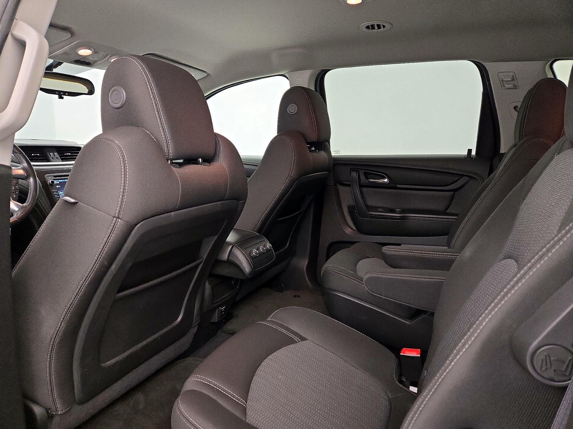 Thumbnail: 2015 Chevrolet Traverse - 19