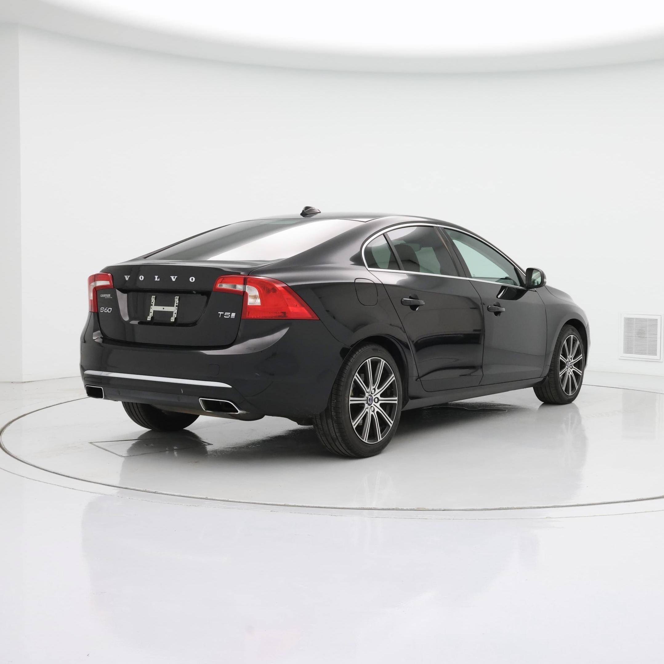 Thumbnail: 2018 Volvo S60 - 8