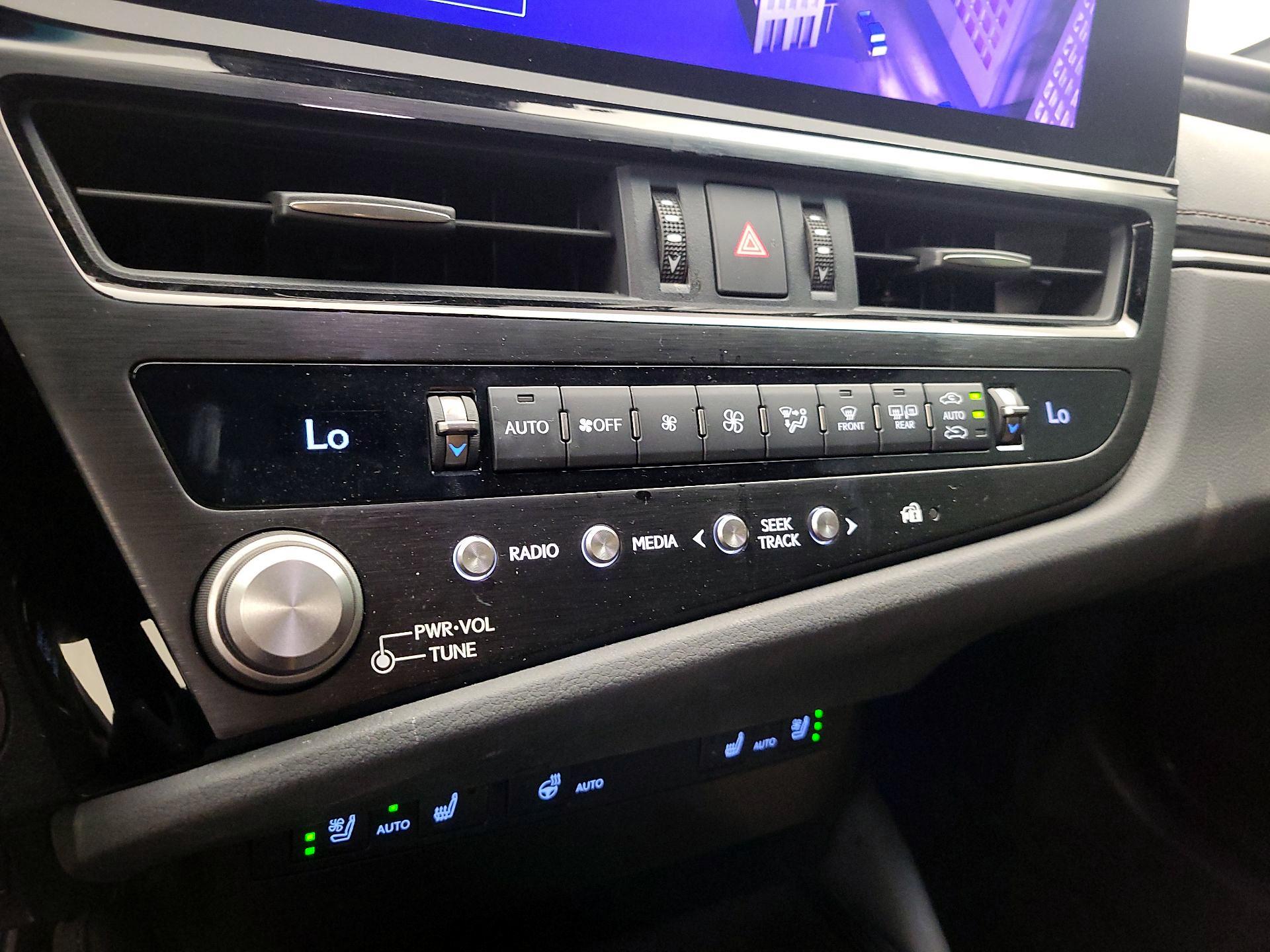 Thumbnail: 2025 Lexus ES - 16