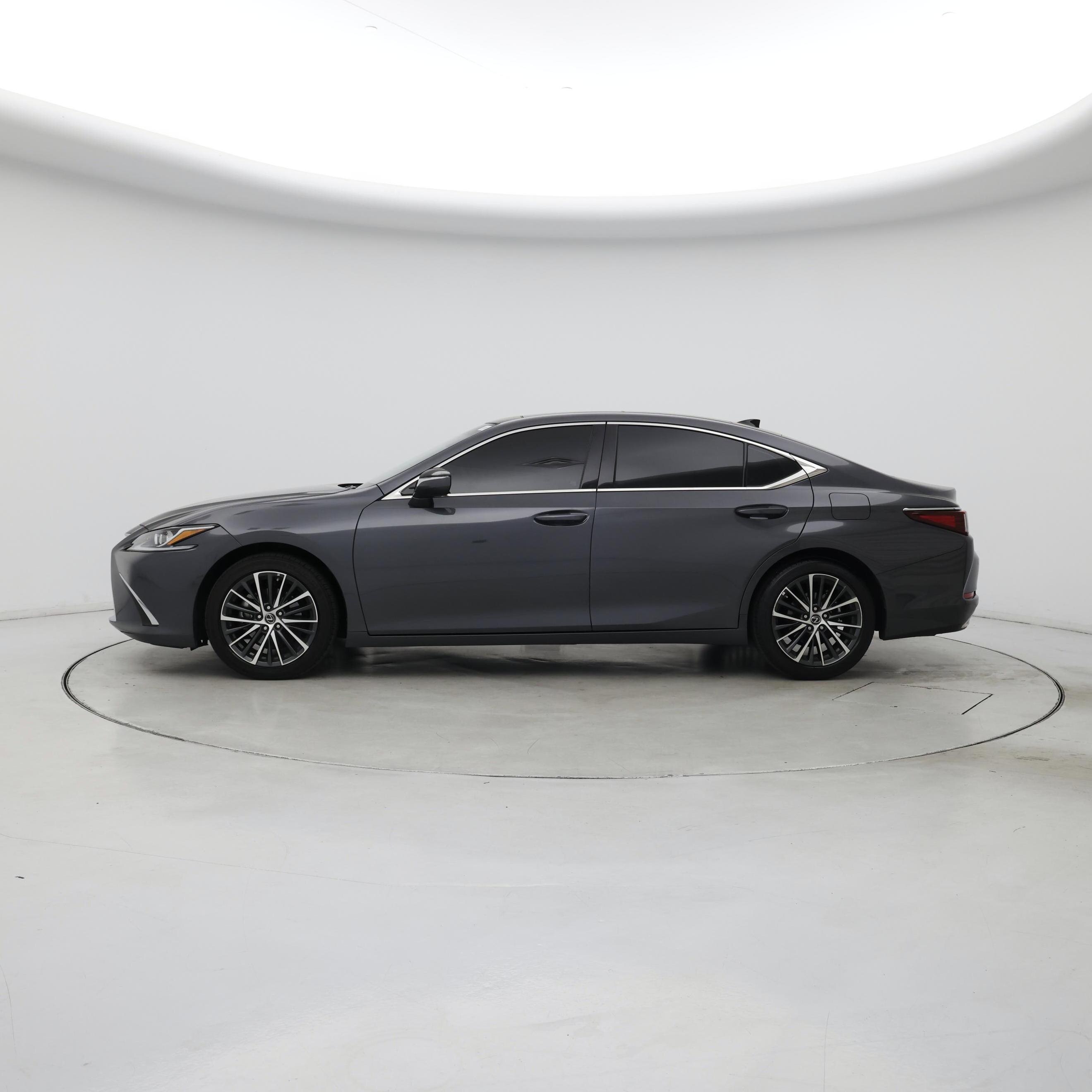 Thumbnail: 2025 Lexus ES - 3