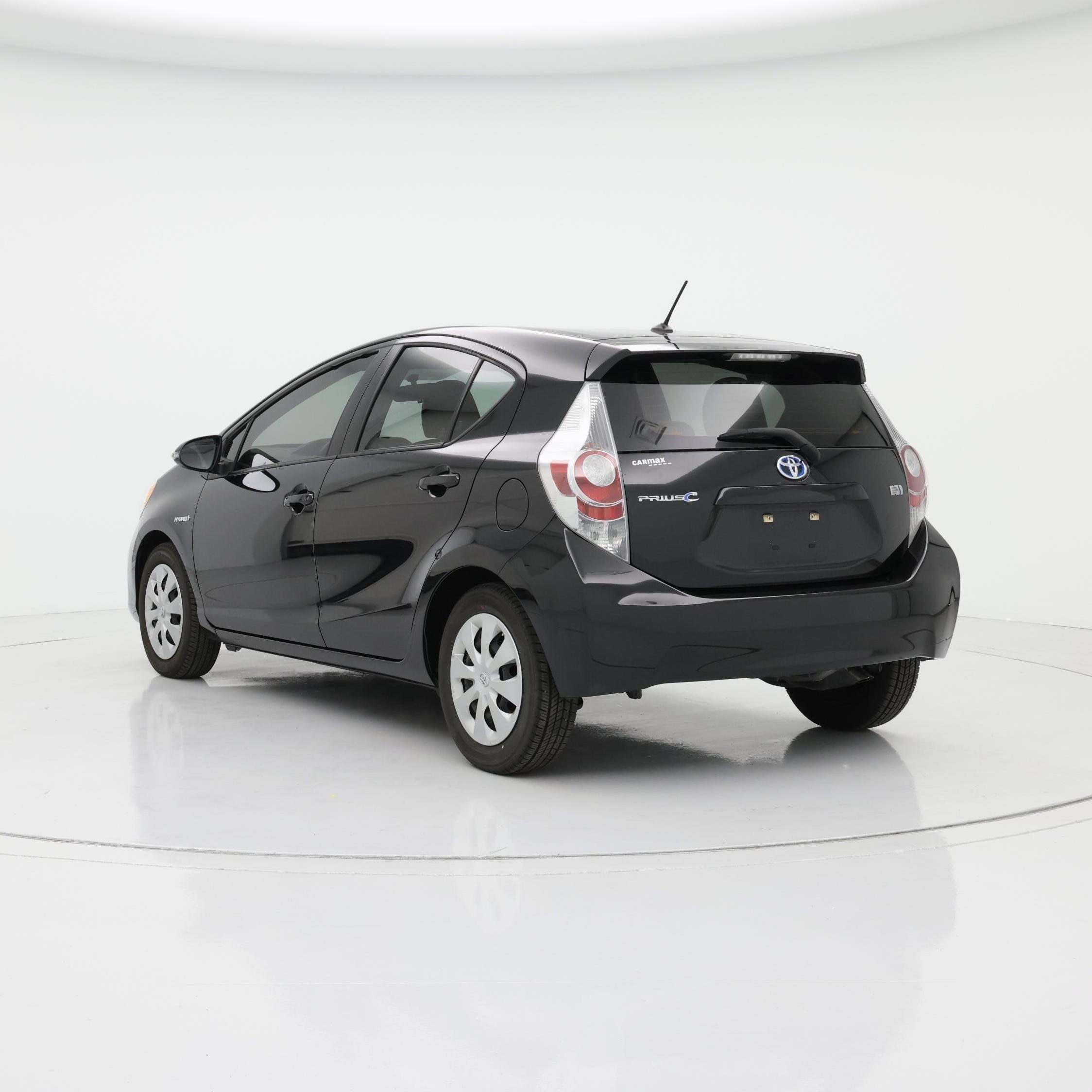 Thumbnail: 2014 Toyota Prius c - 2