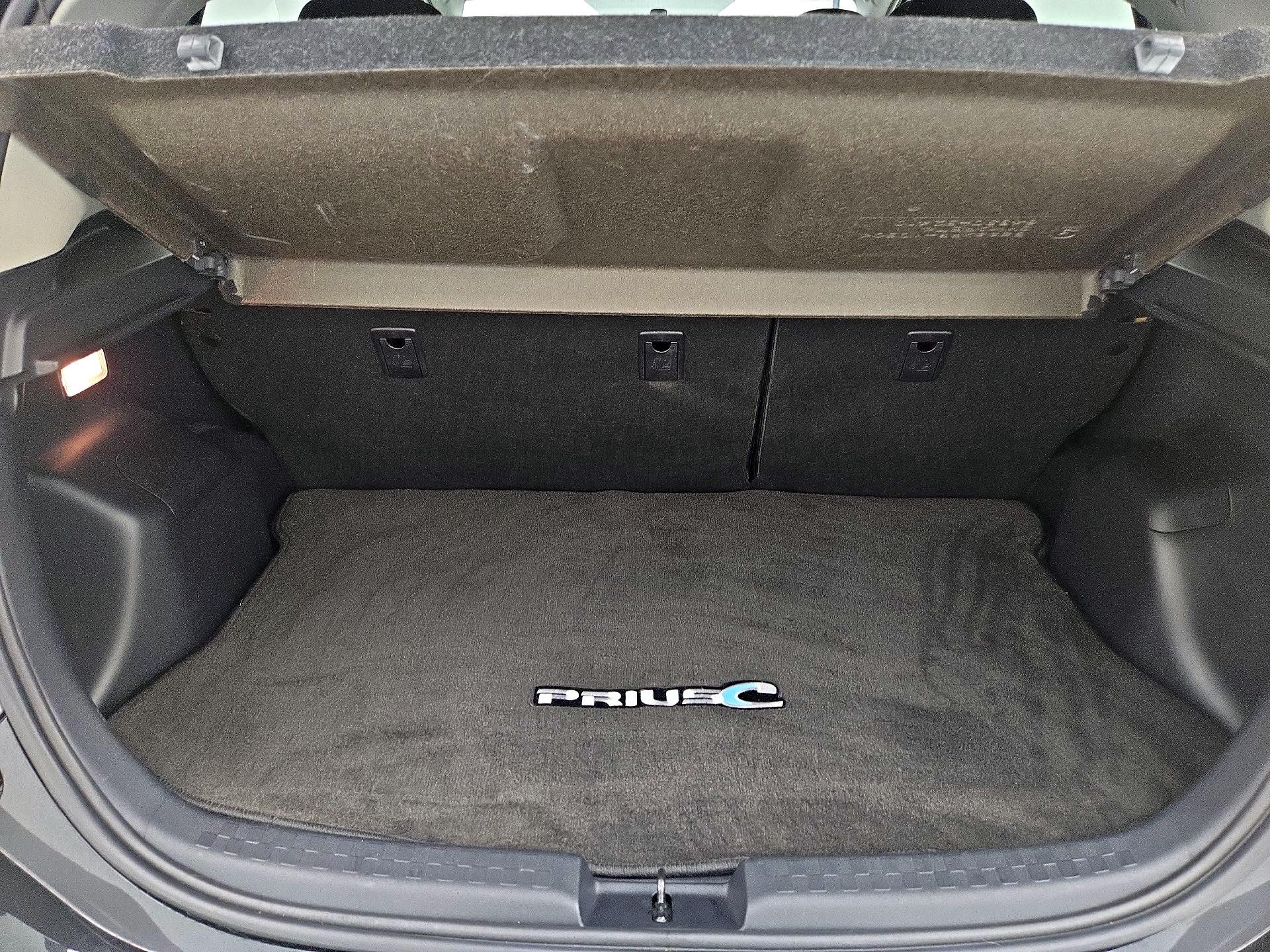 Thumbnail: 2014 Toyota Prius c - 19