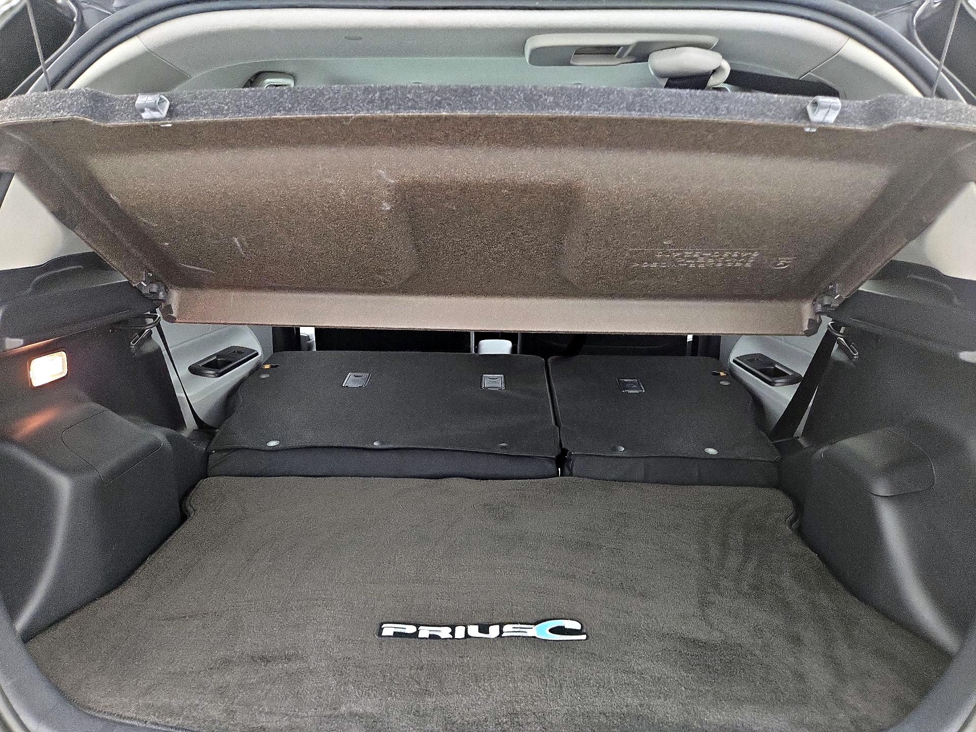 Thumbnail: 2014 Toyota Prius c - 20