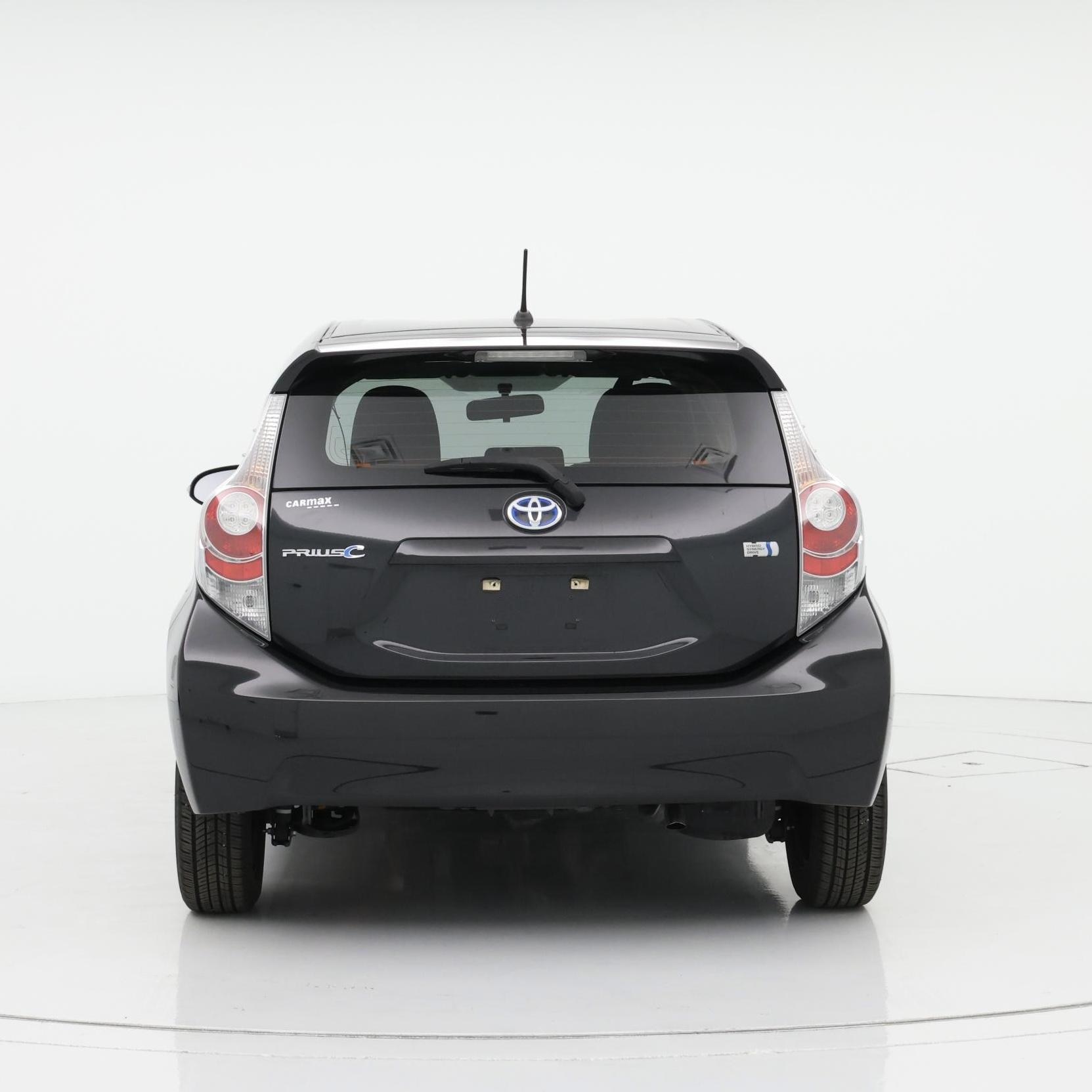Thumbnail: 2014 Toyota Prius c - 6