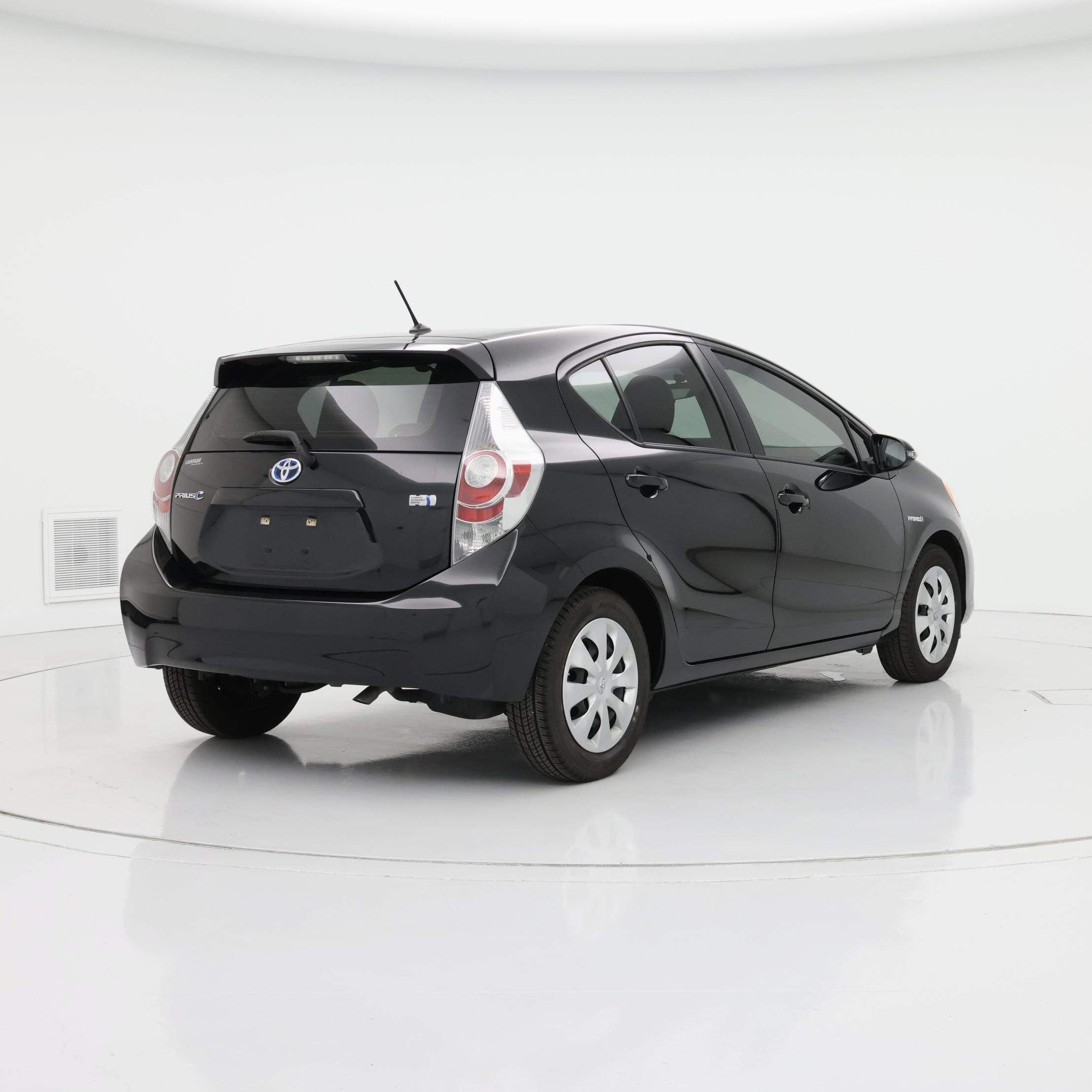 Thumbnail: 2014 Toyota Prius c - 8