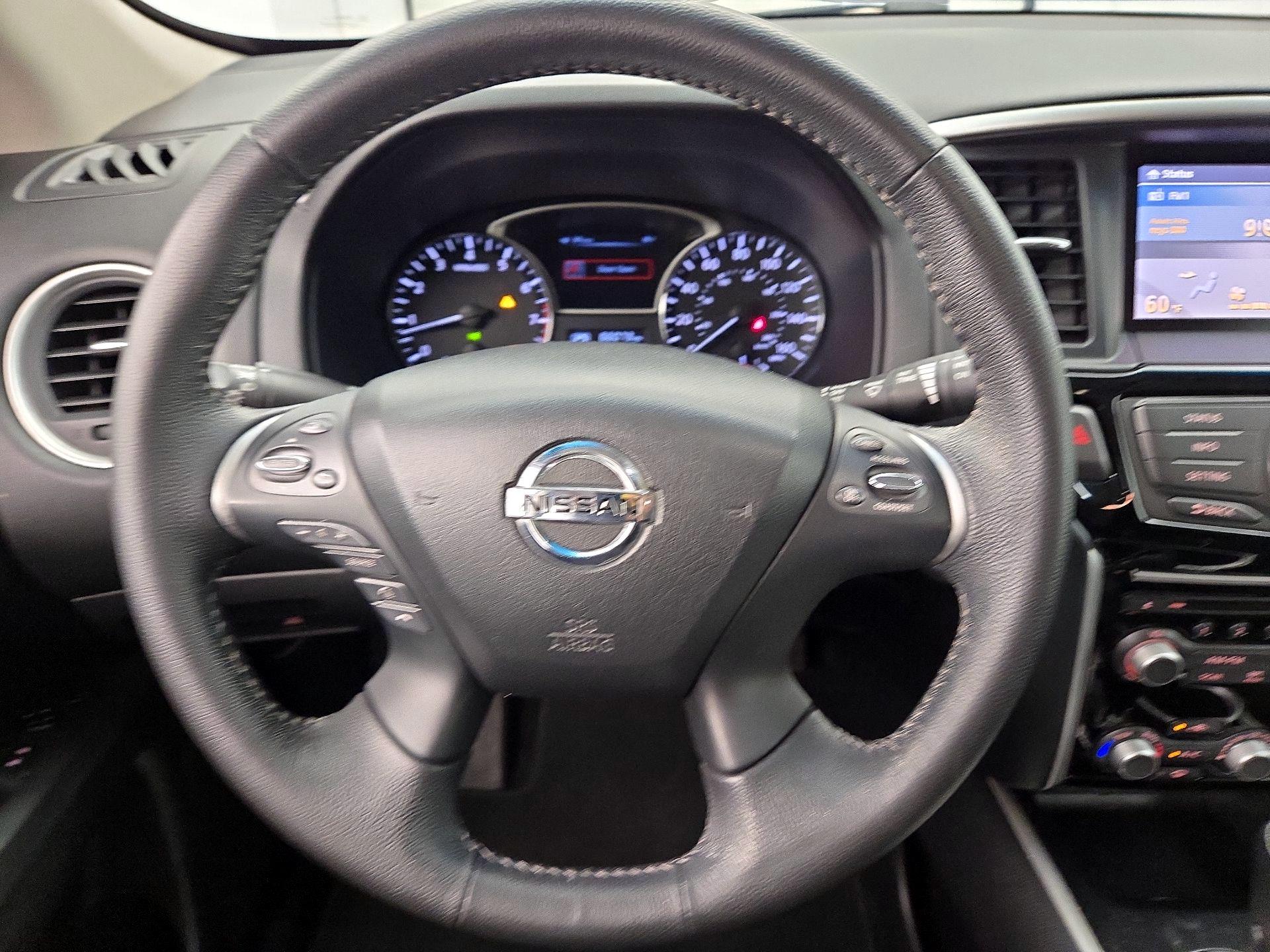 Thumbnail: 2013 Nissan Pathfinder - 10