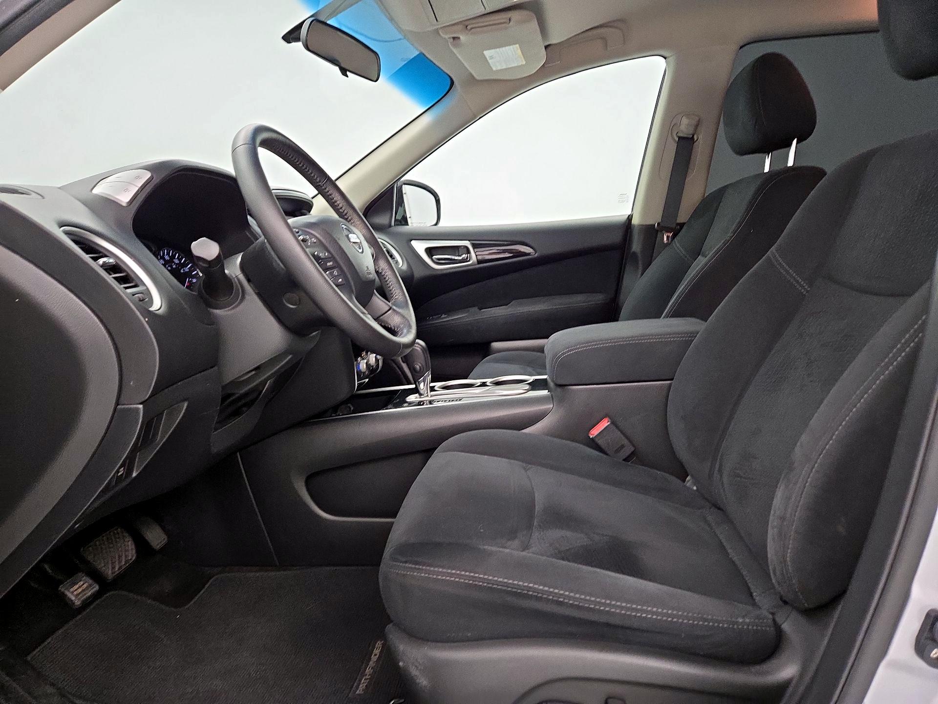 Thumbnail: 2013 Nissan Pathfinder - 11