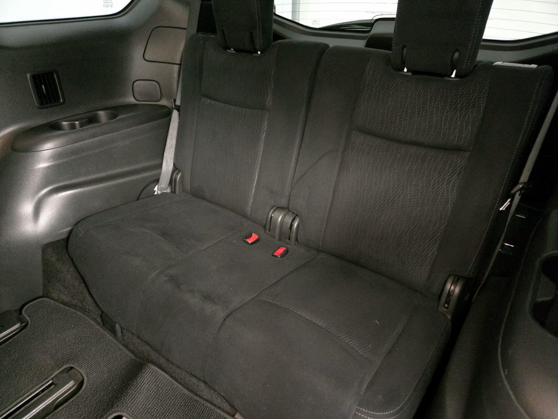 Thumbnail: 2013 Nissan Pathfinder - 20