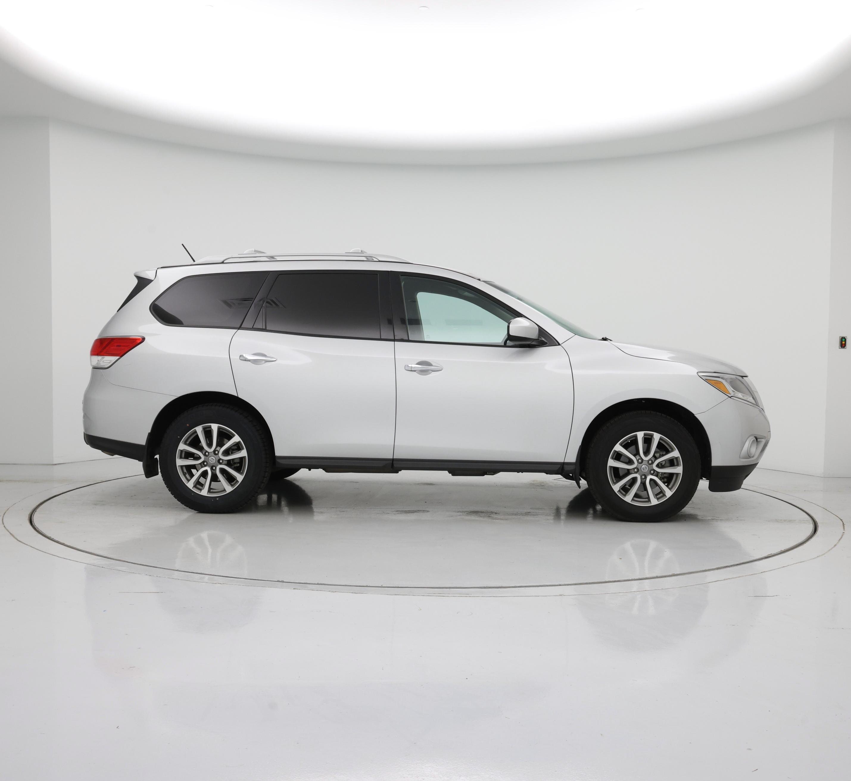 Thumbnail: 2013 Nissan Pathfinder - 7